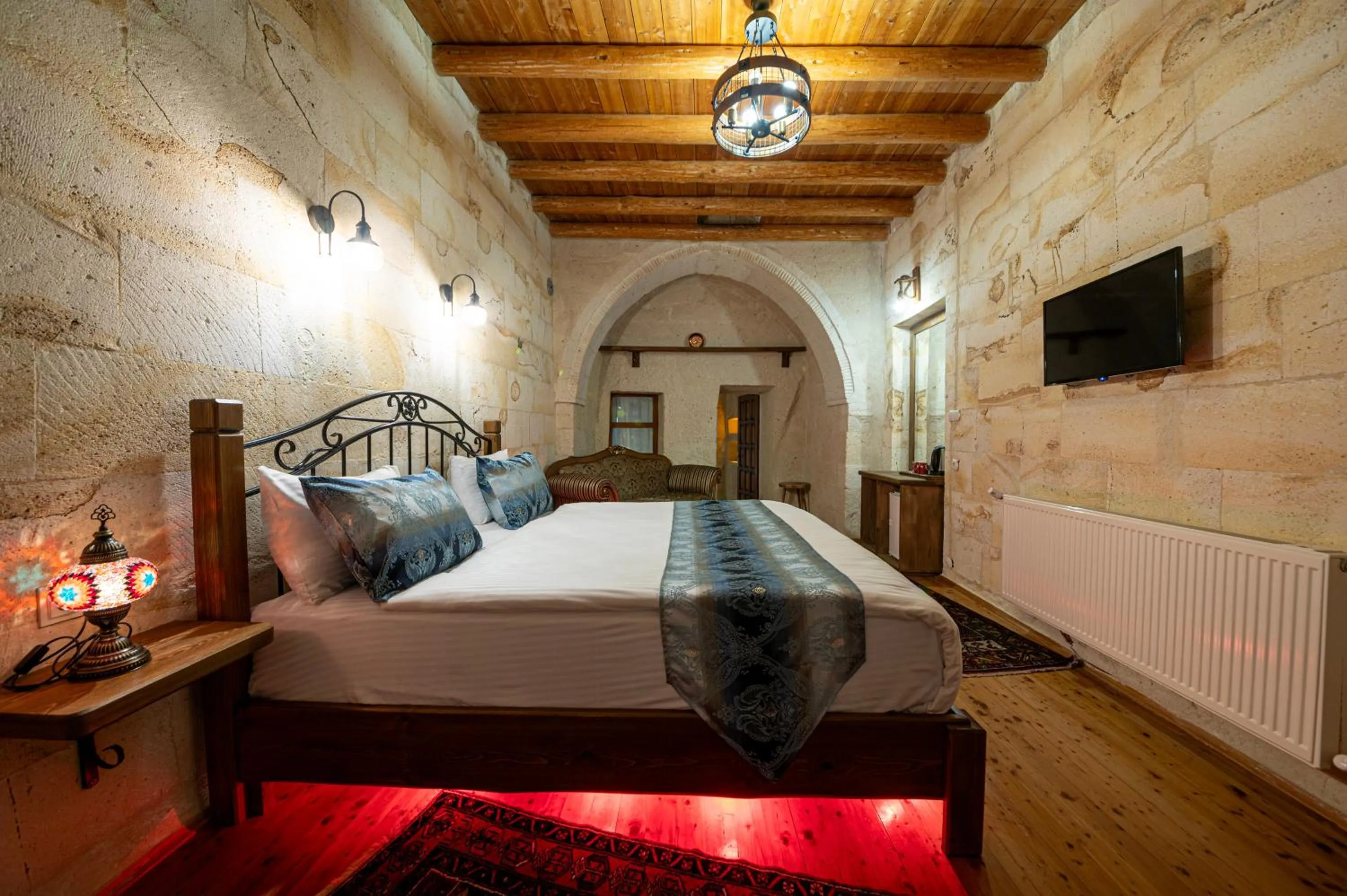 Double Room in FARMER CAVE HOUSE