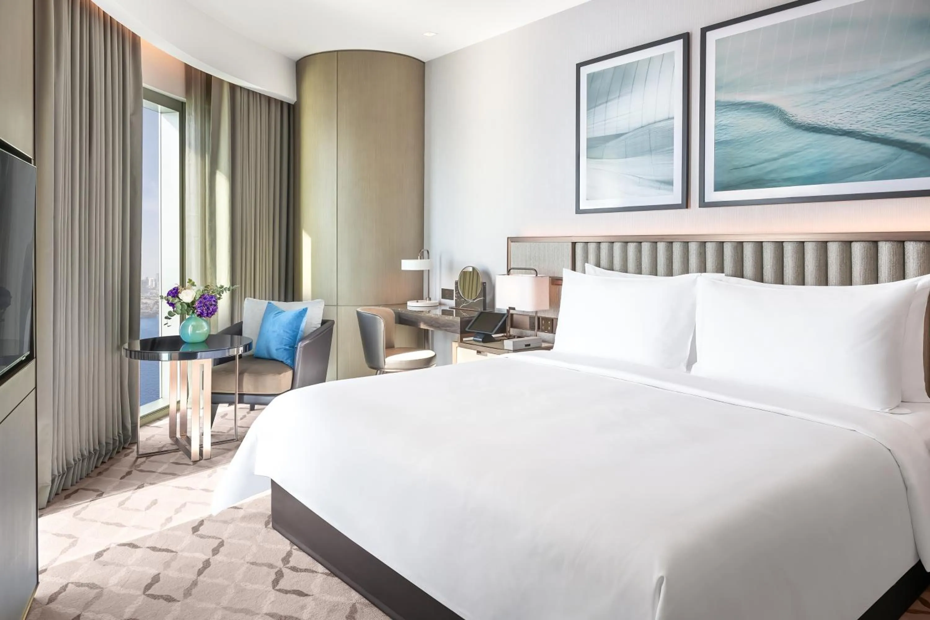 Creek View Club Room with Club Lounge access - single occupancy -  Afternoon Tea, Evening Drinks & Canapes, all-day refreshments King Bed in Address Creek Harbour