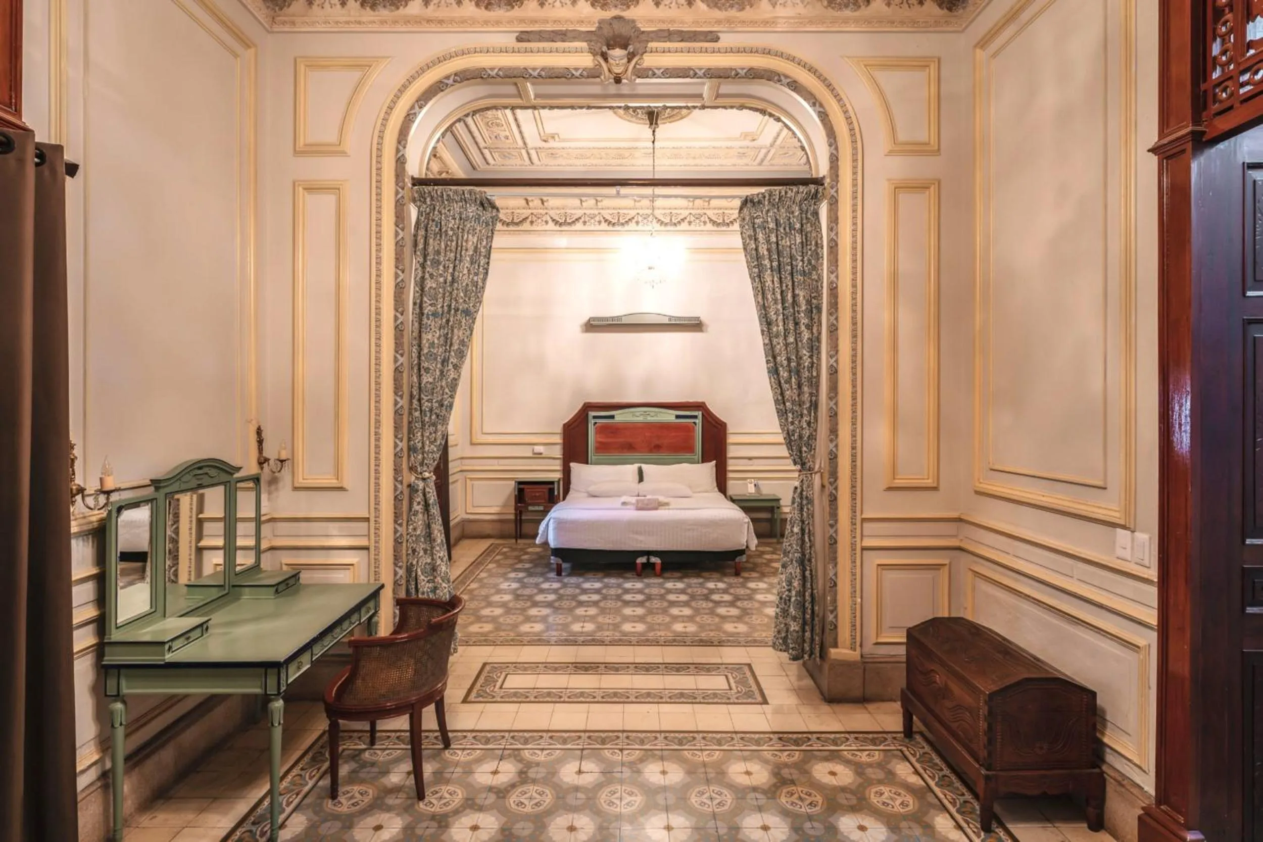 King Suite in Hotel Real Toledo by Kavia