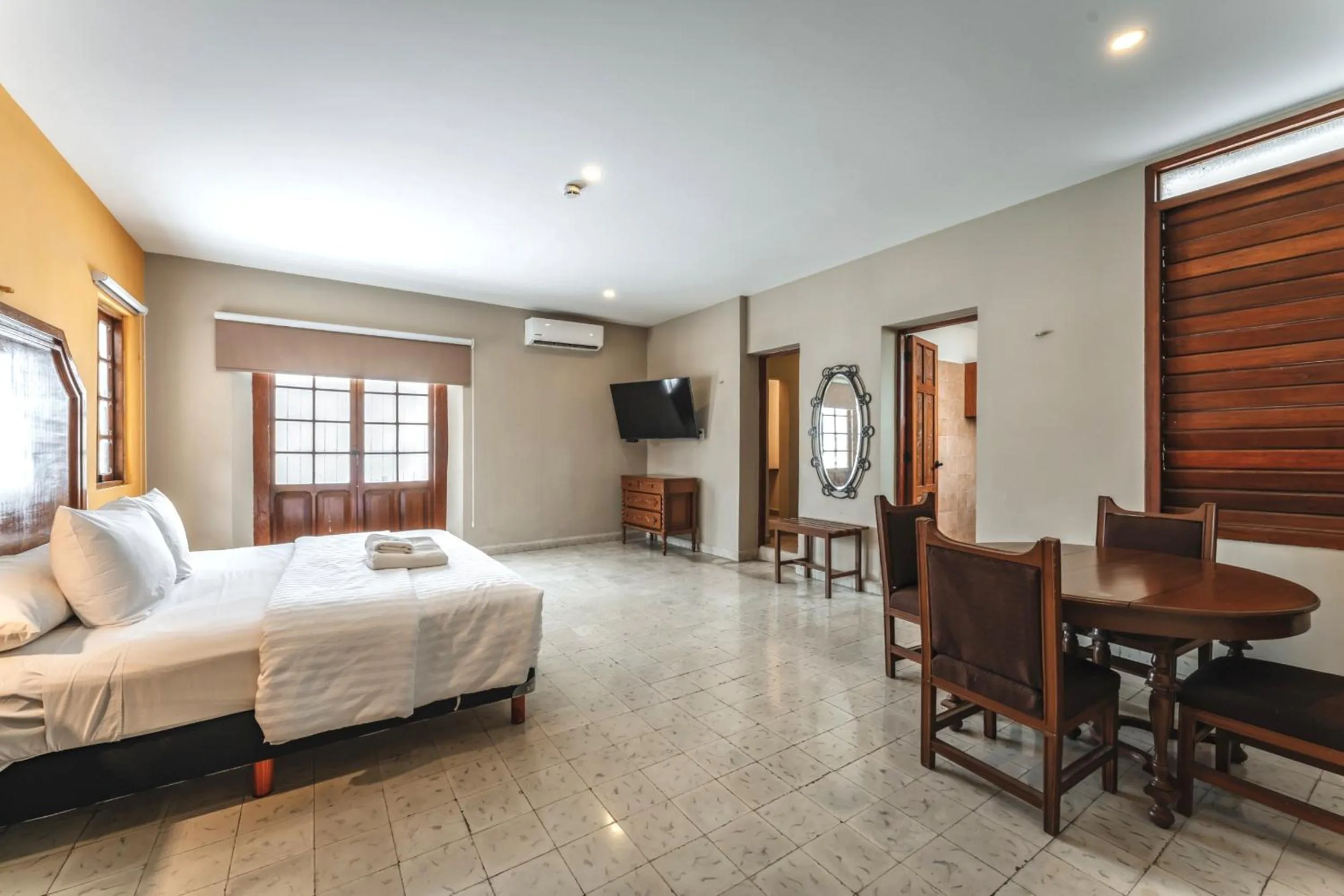 Superior King Suite in Hotel Real Toledo by Kavia