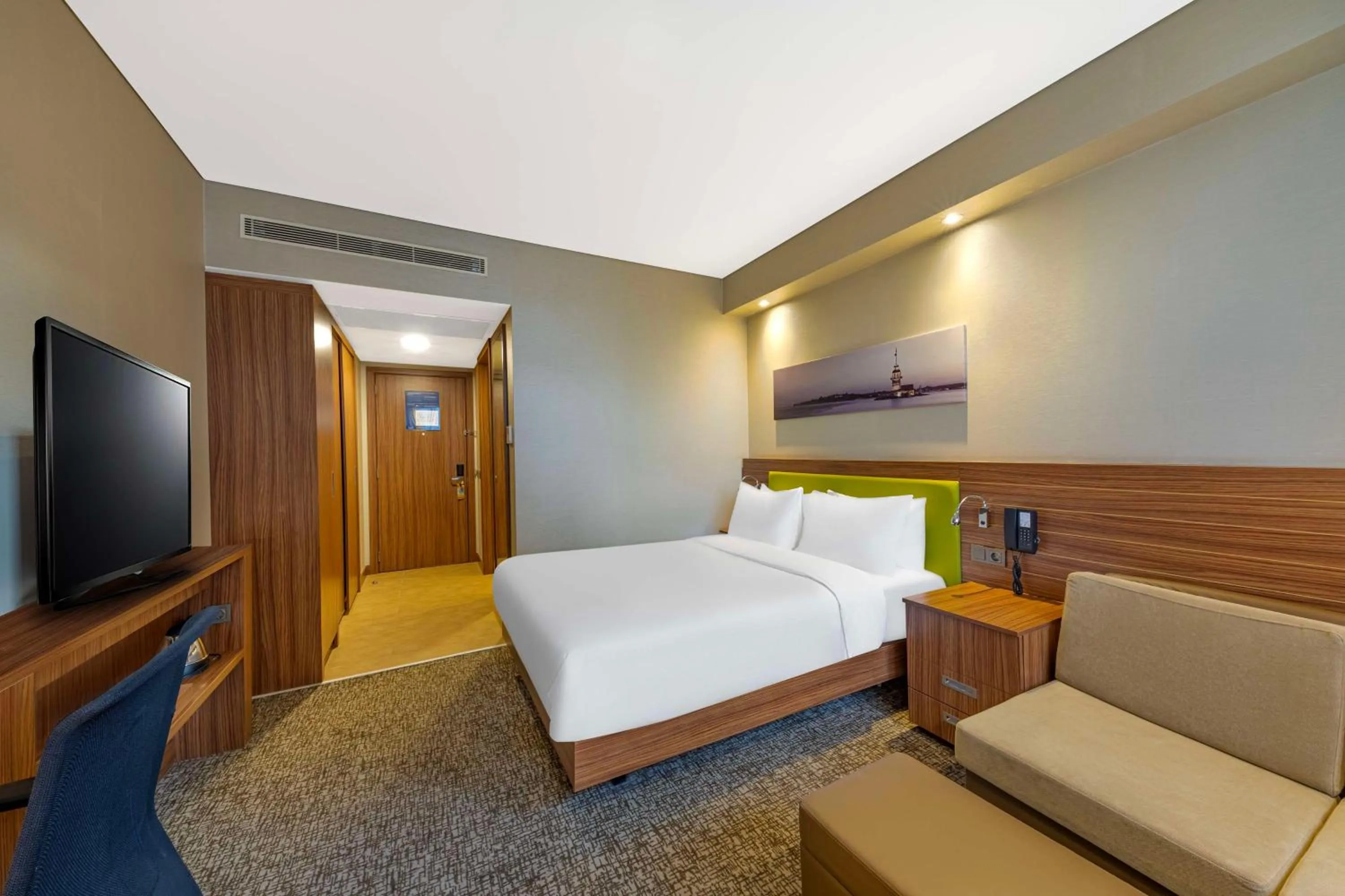 Queen Accessible Room NS in Hampton by Hilton Istanbul Kayasehir