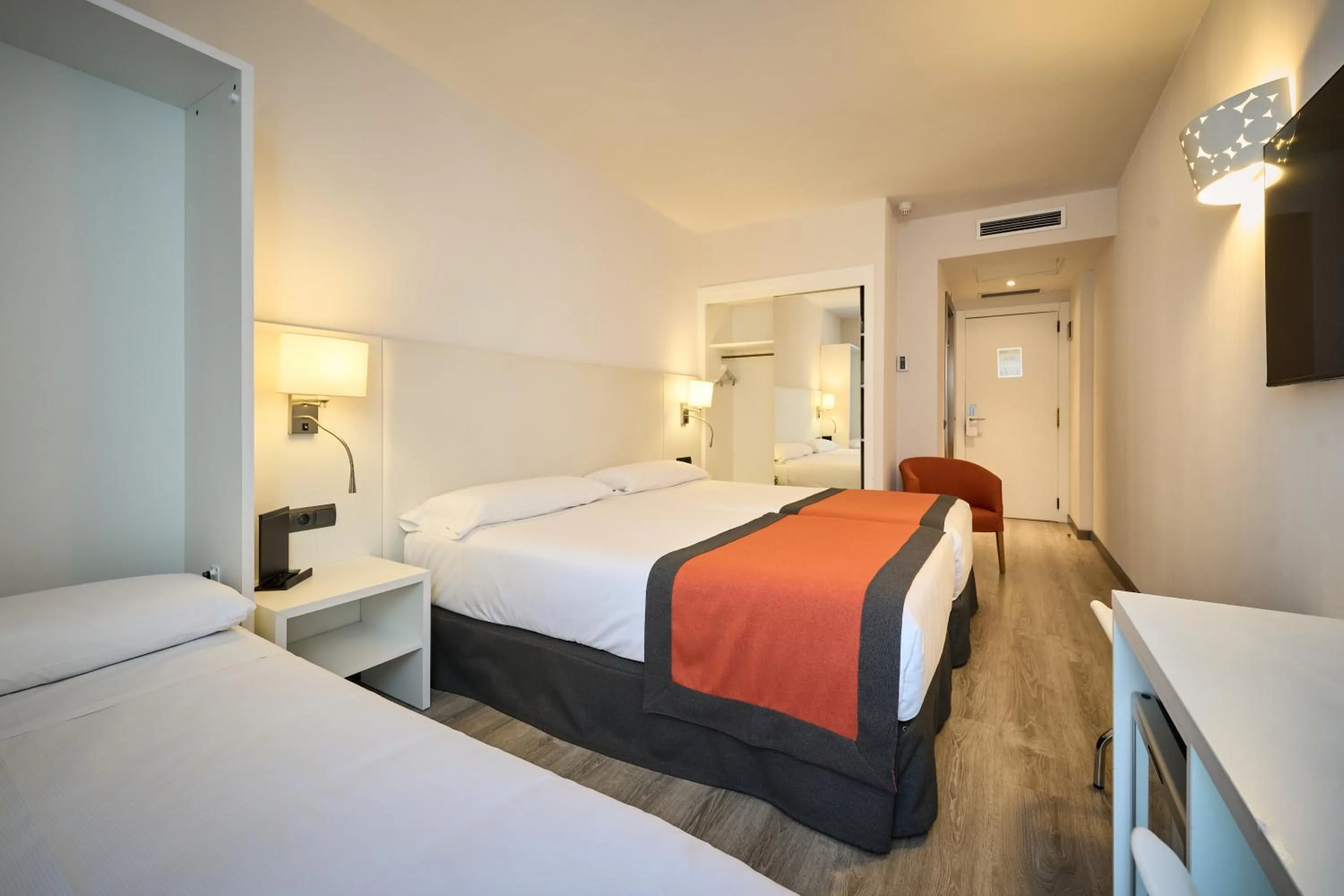 Family Room (2 Adults + 2 Children) in Catalonia Bristol