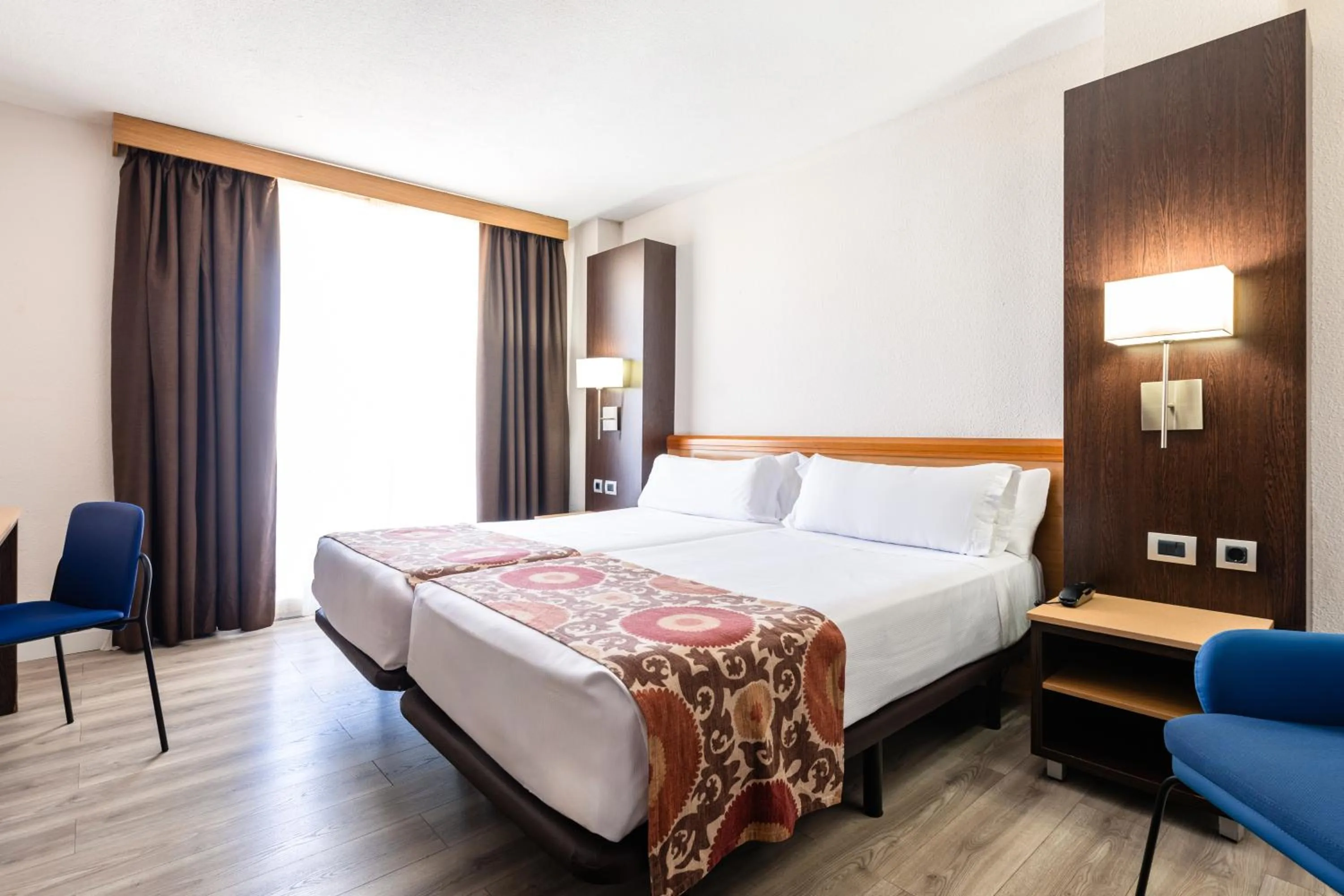 Double Room - single occupancy in Catalonia Oro Negro