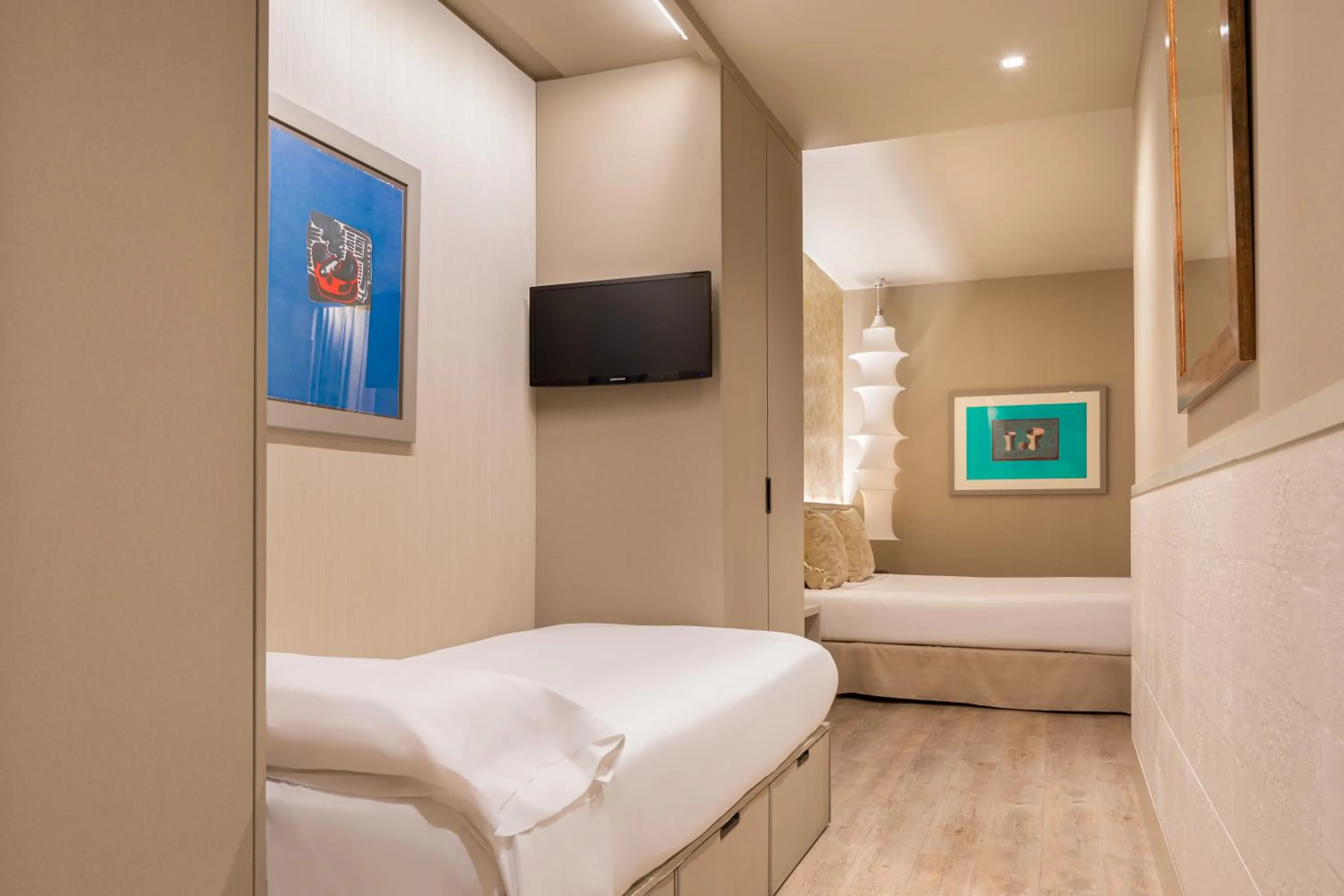 Superior Double Room with Extra Bed in Duquesa de Cardona Hotel 4 Sup by Grup Duquessa