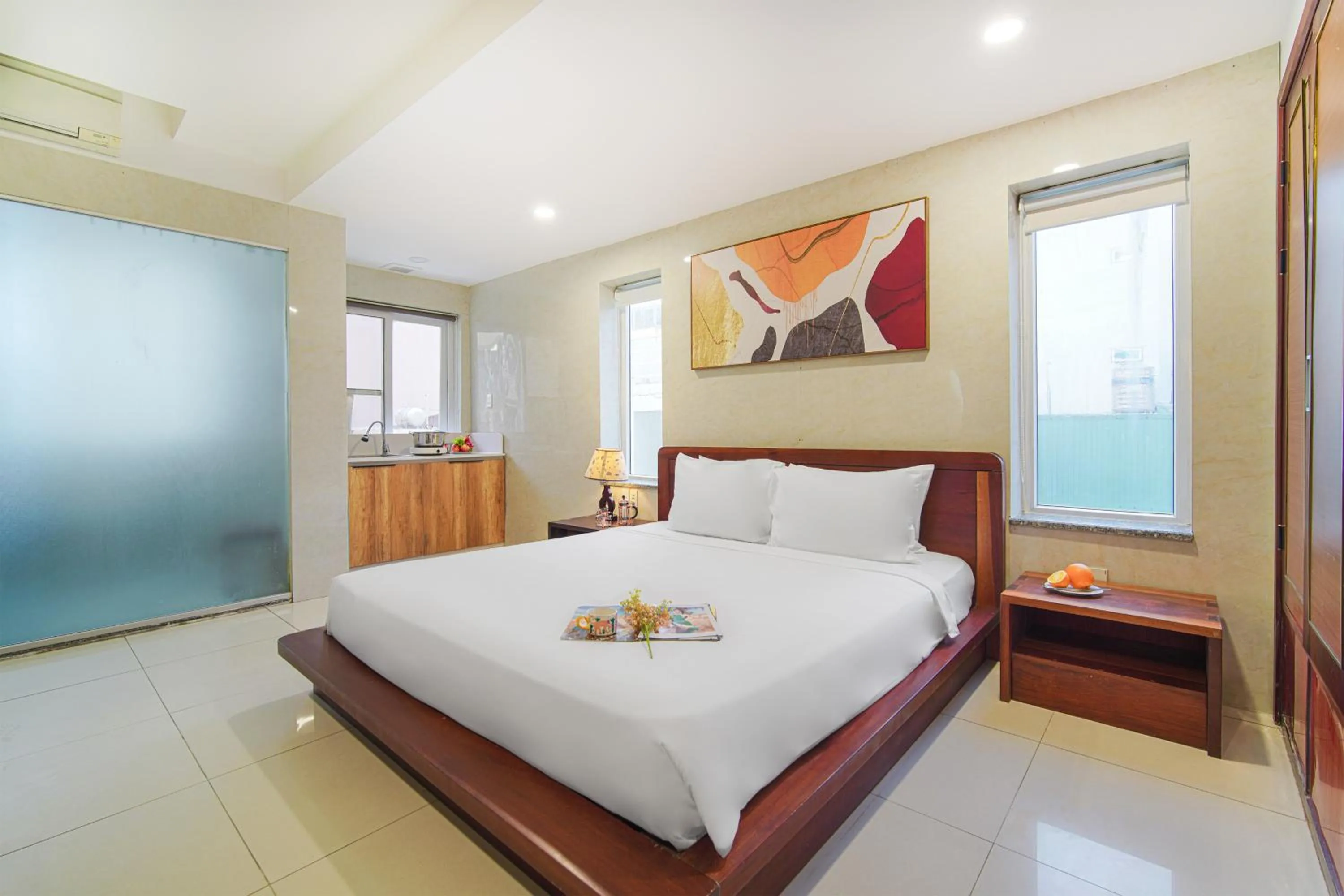 Deluxe King Room with Street View in Hotel Soco