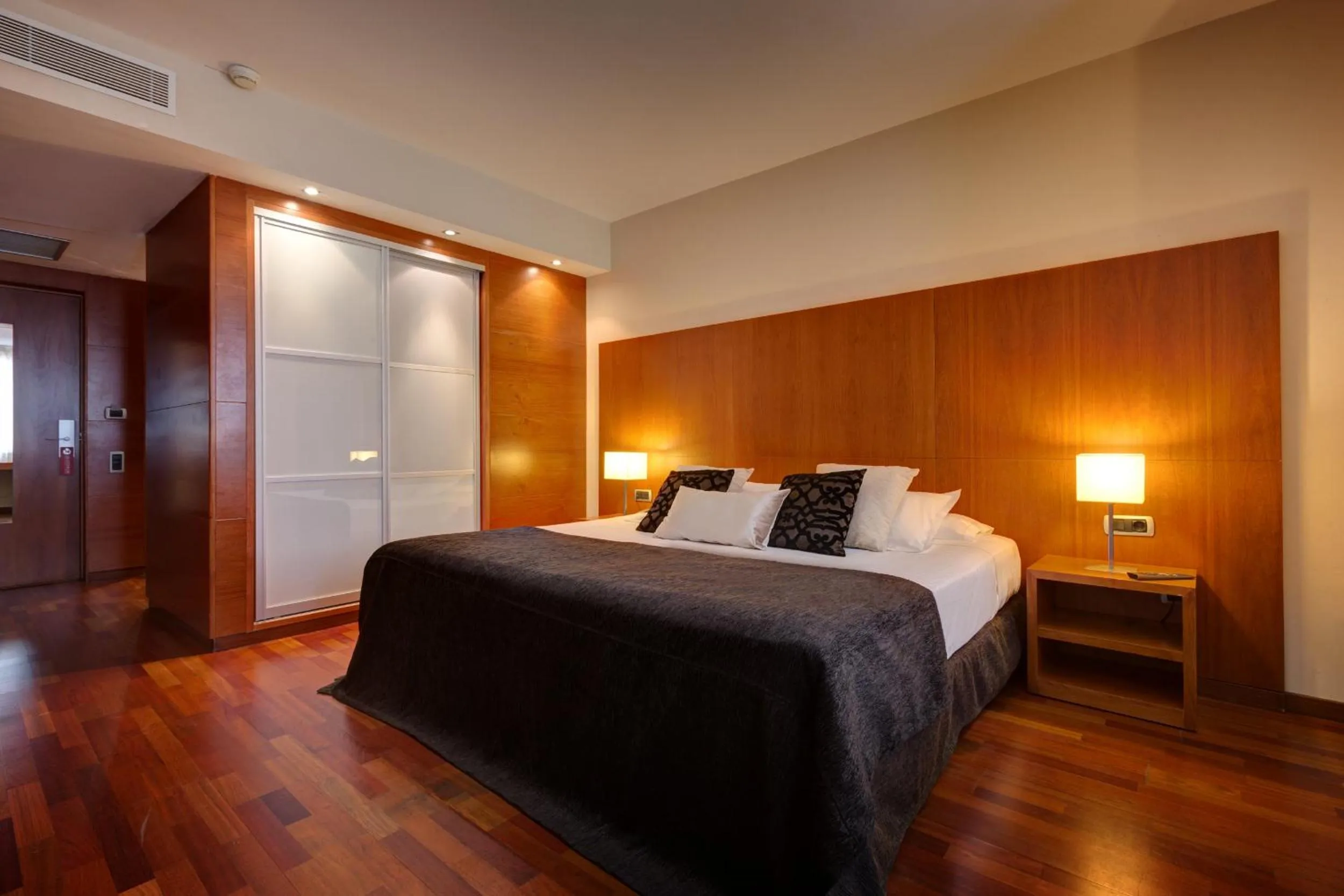 Superior Double Room in Acevi Villarroel