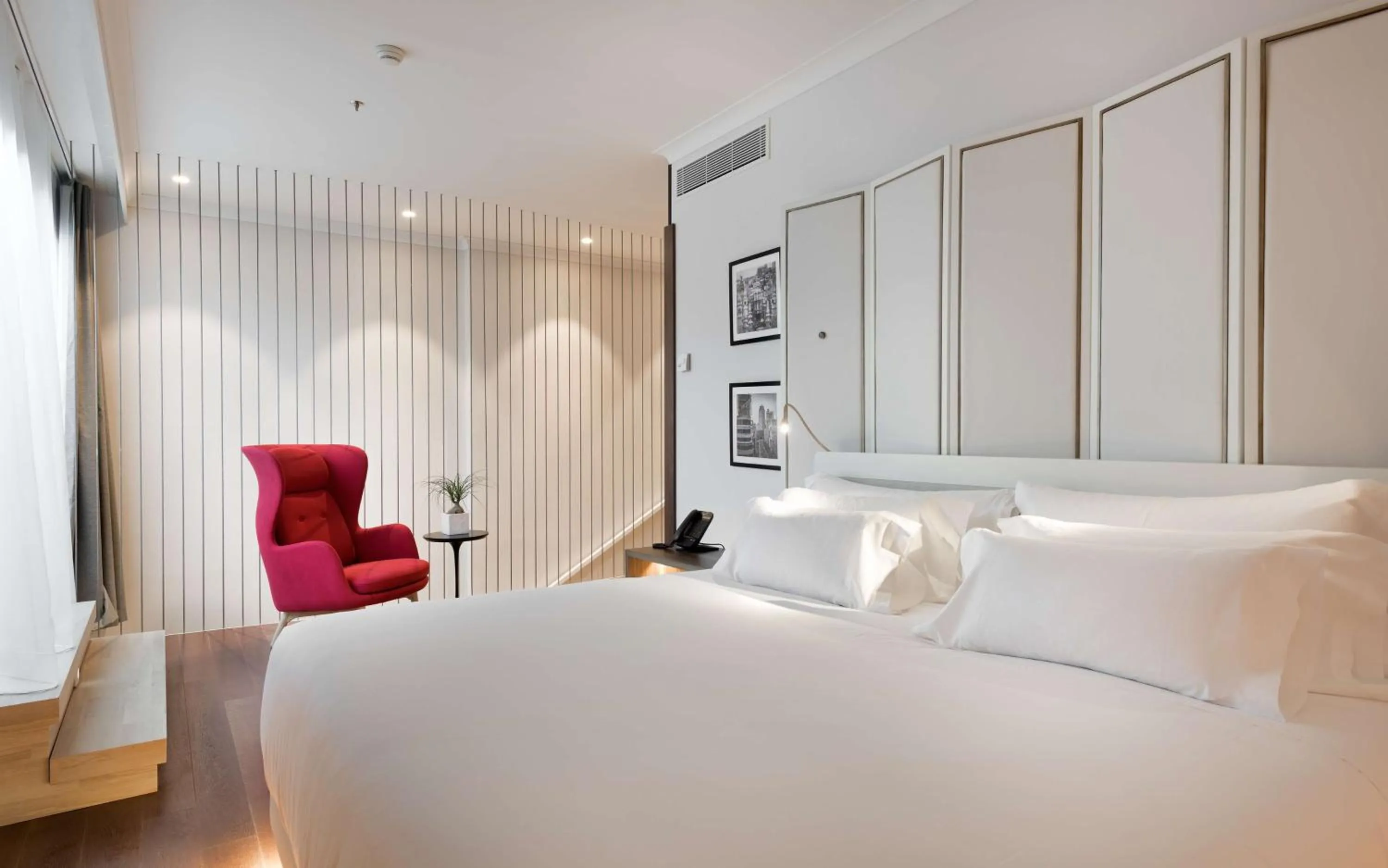 Junior Suite with View and Terrace with Extra Bed (2 Adults + 1 Child) in NH Collection Madrid Eurobuilding