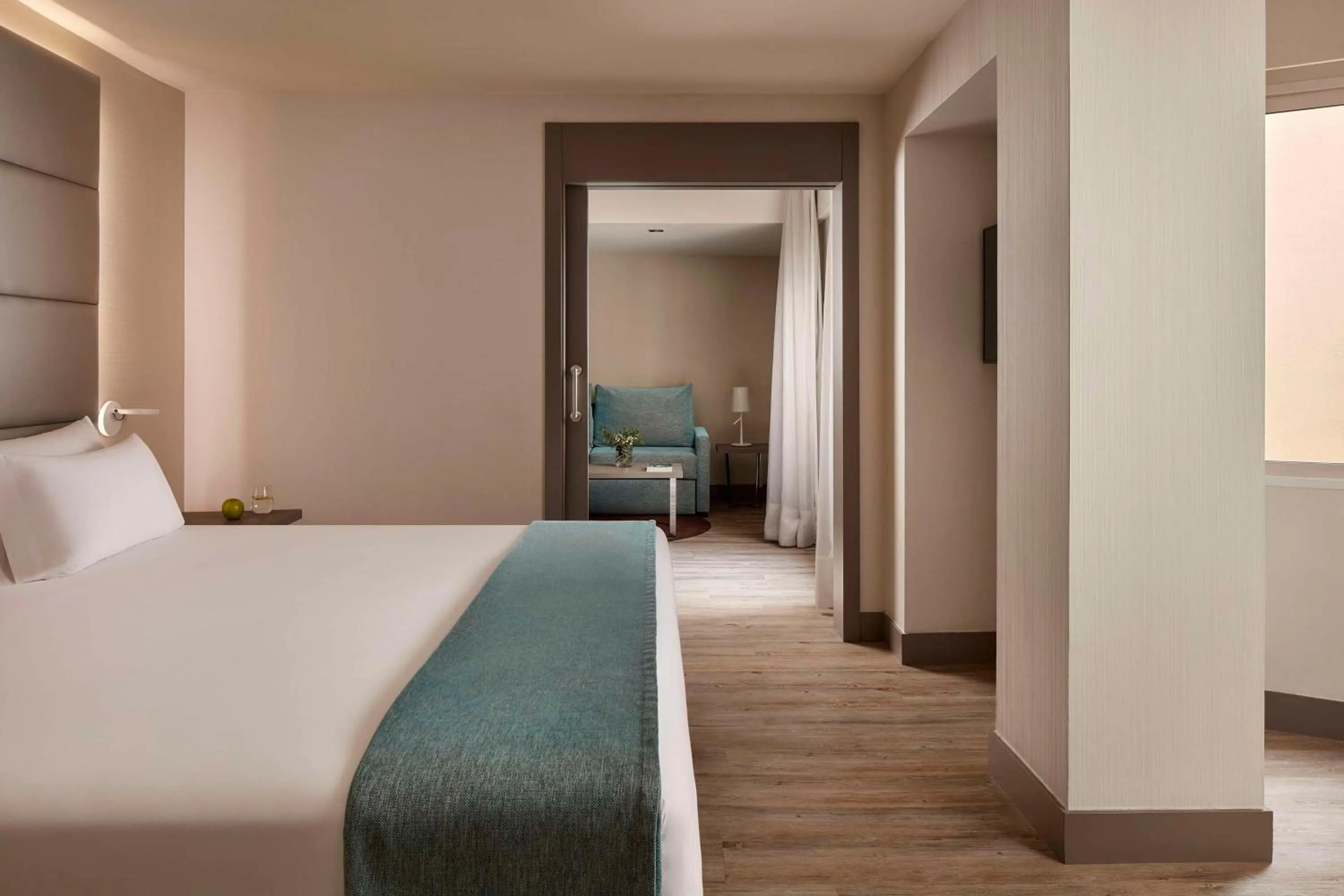 Junior Suite in NH Madrid Zurbano