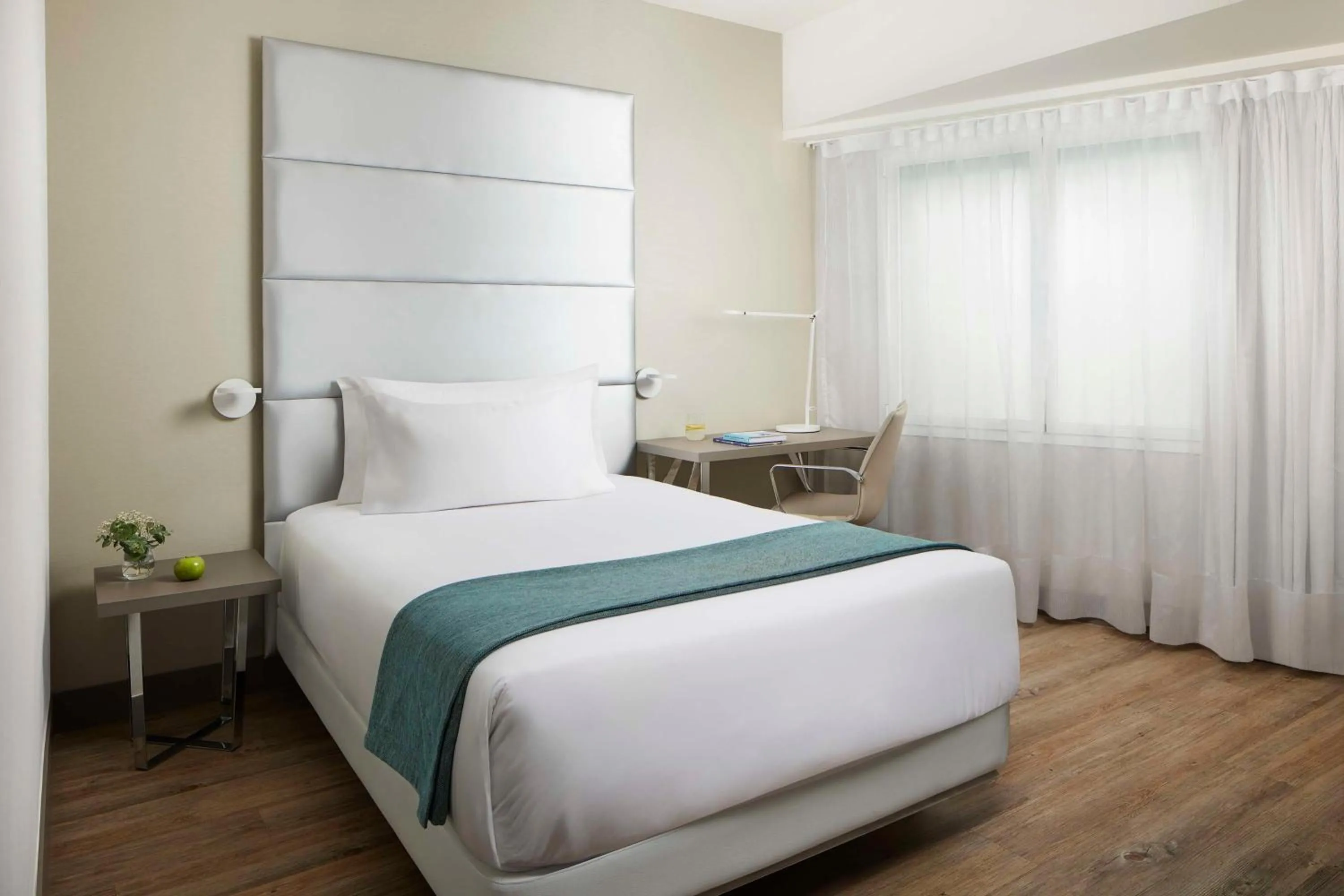 Single Room in NH Madrid Zurbano