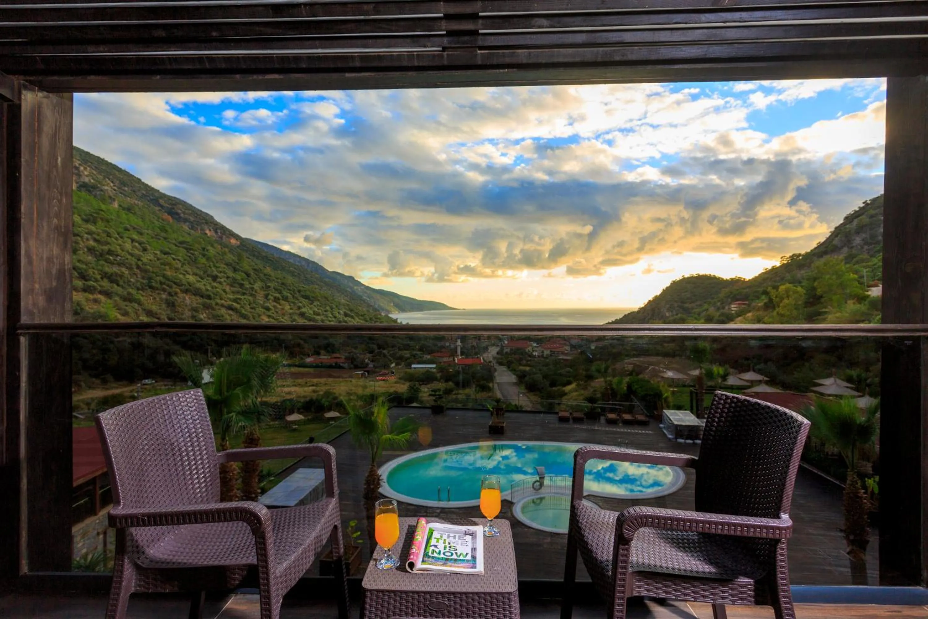 Deluxe Double Room with Sea View - single occupancy in Manaspark Deluxe Hotel