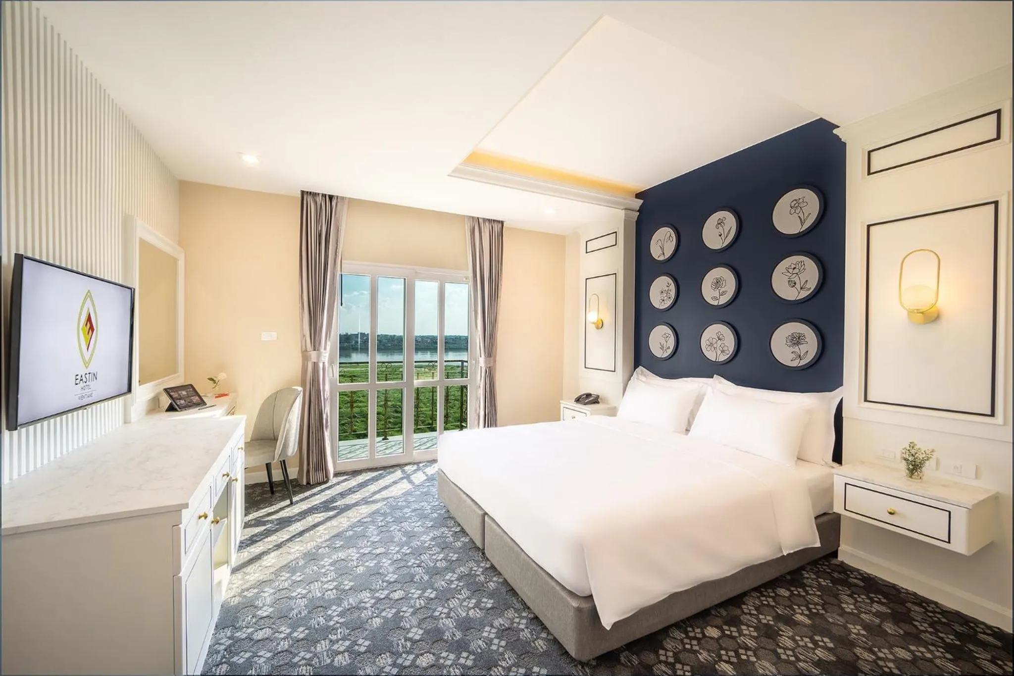 Superior Balcony with River View in Eastin Hotel Vientiane