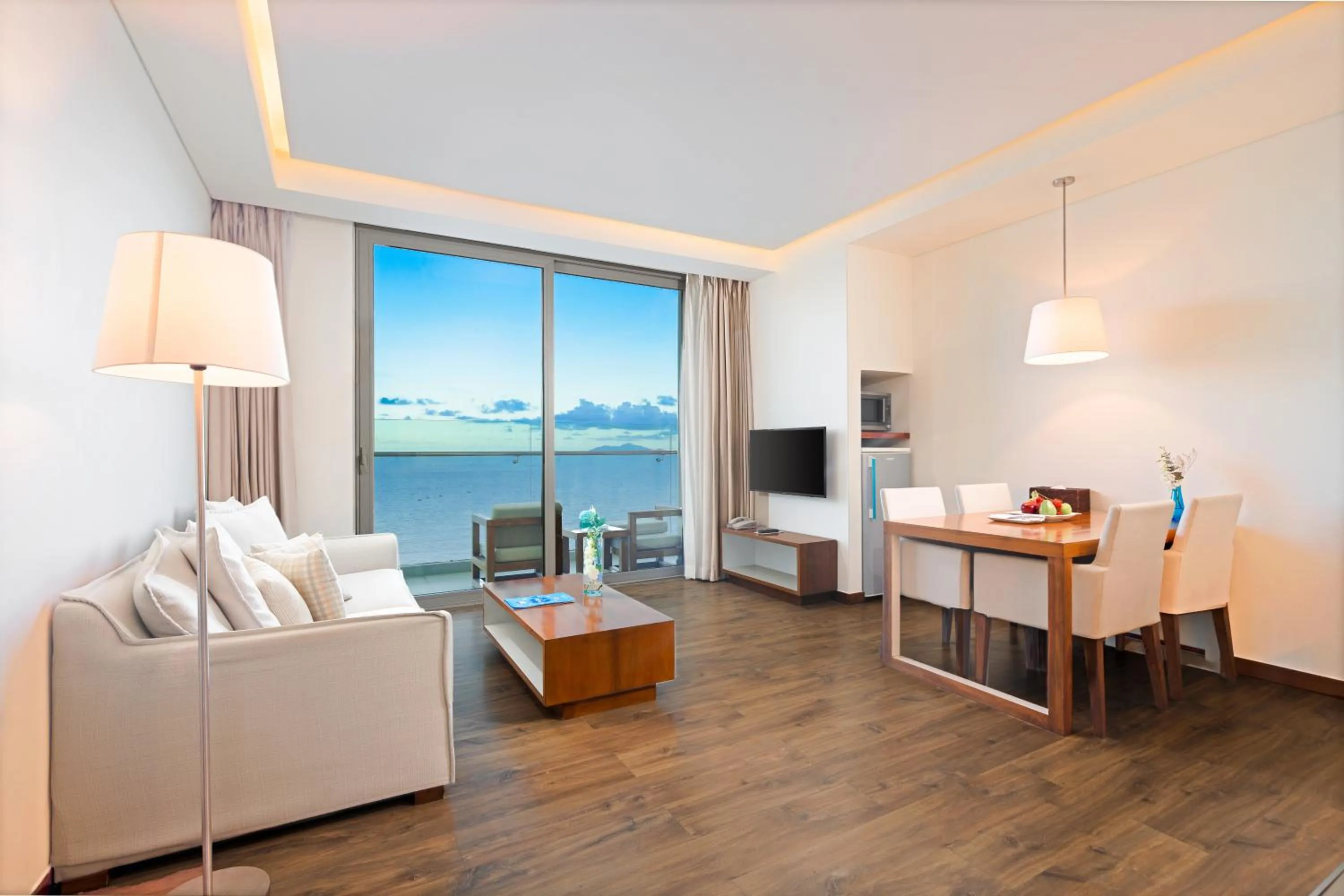 Special Offer - Two-bedroom Ocean View Suite with Balcony in A La Carte Da Nang Beach