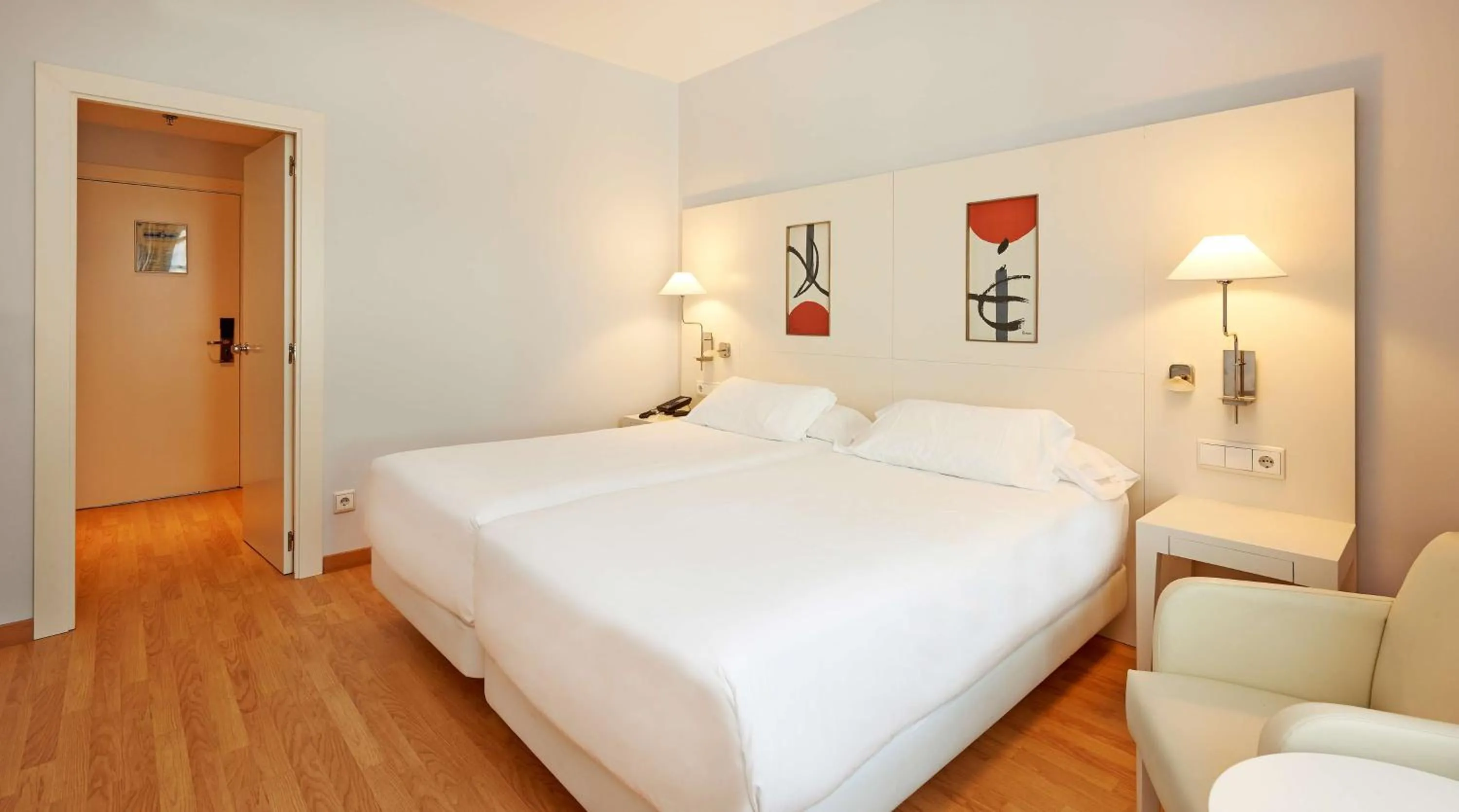 Standard Double or Twin Room in NH Valencia Las Artes