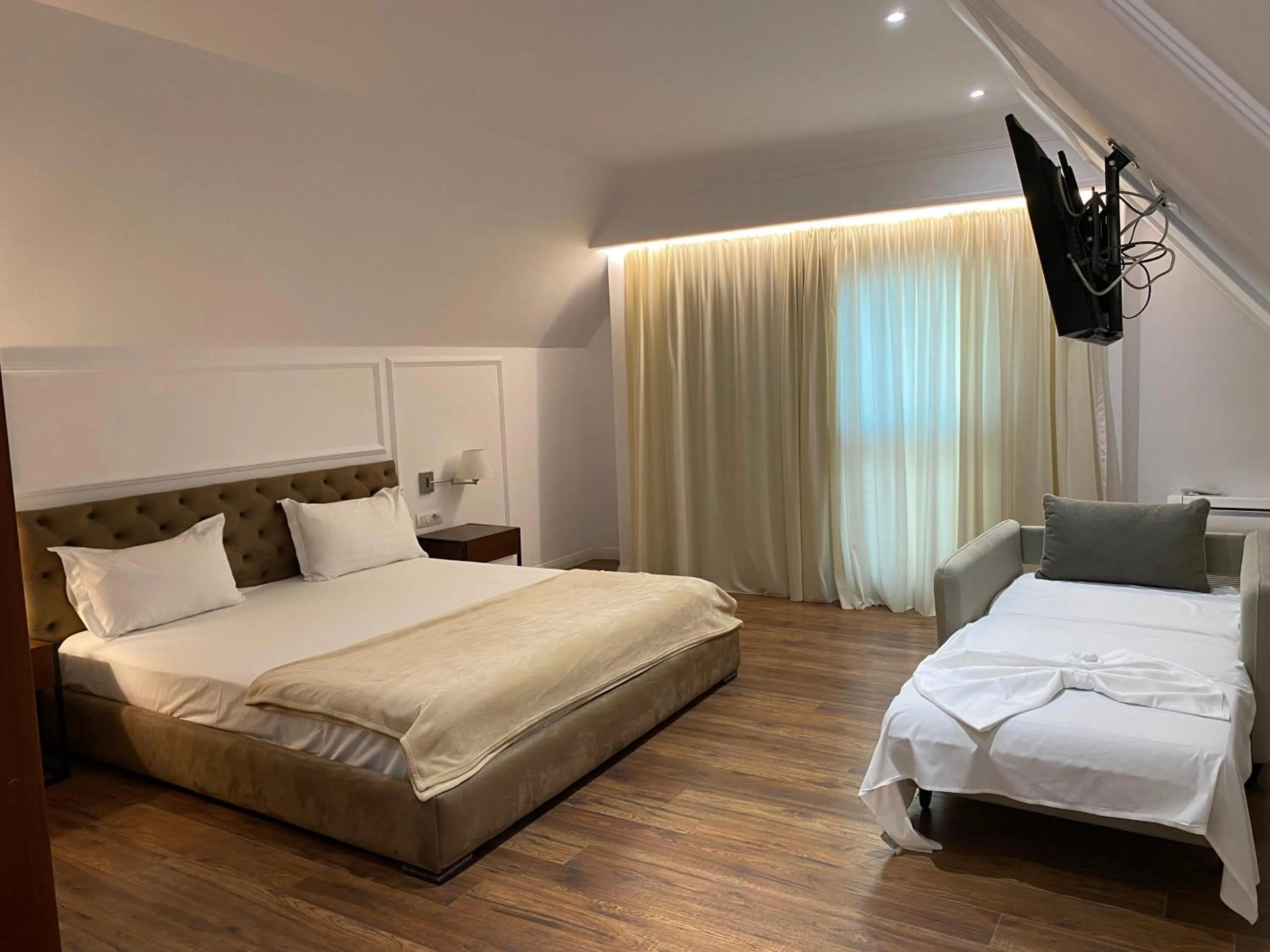 Double Room with Extra Bed in Hotel Vila Zeus