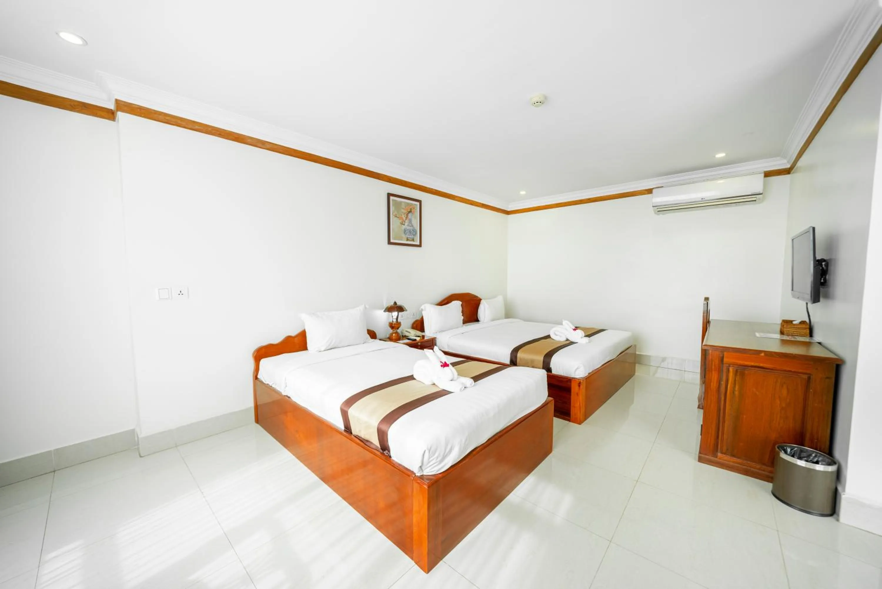 Deluxe Twin Room in Pursat Riverside Hotel & Spa