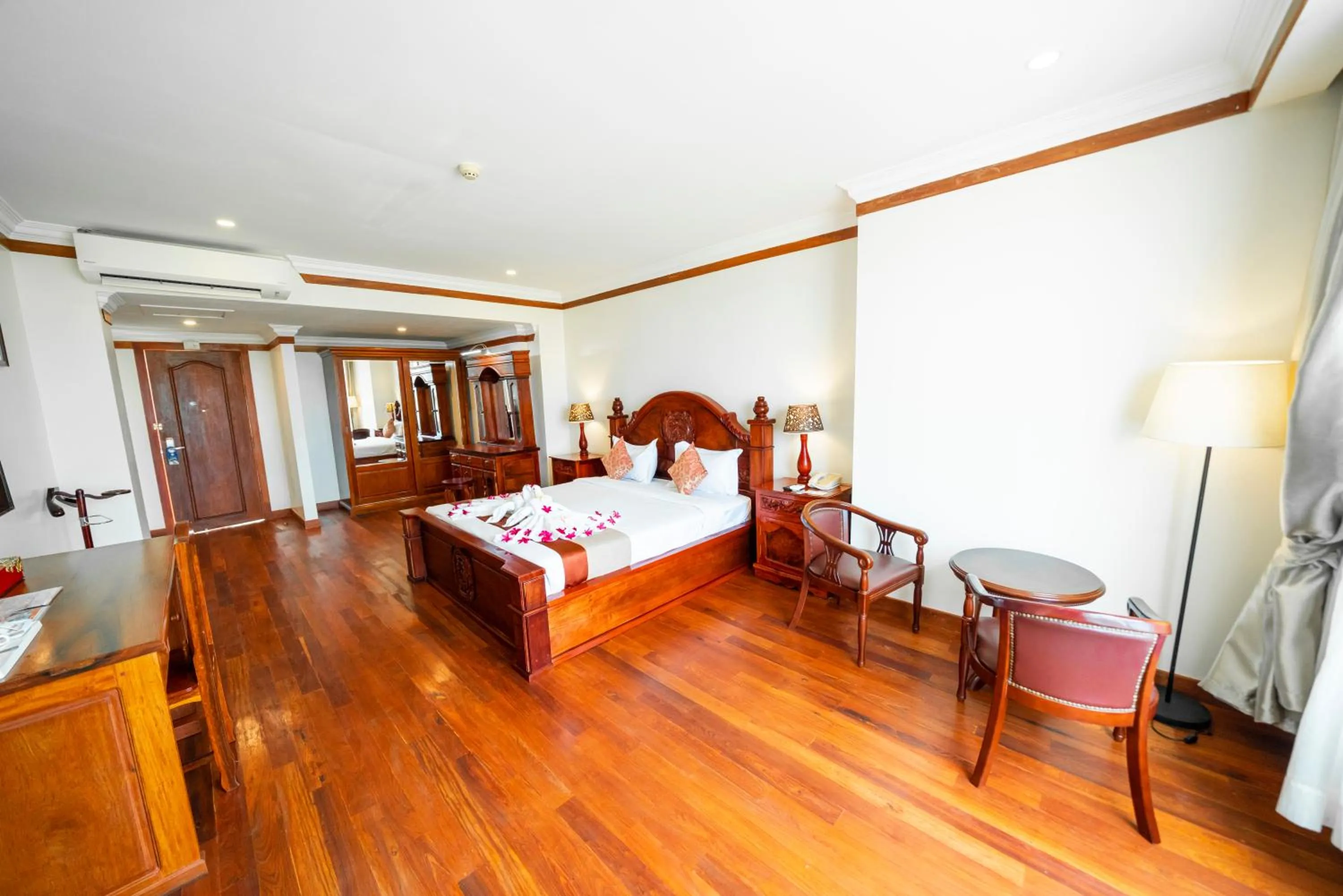 Presidential Suite in Pursat Riverside Hotel & Spa