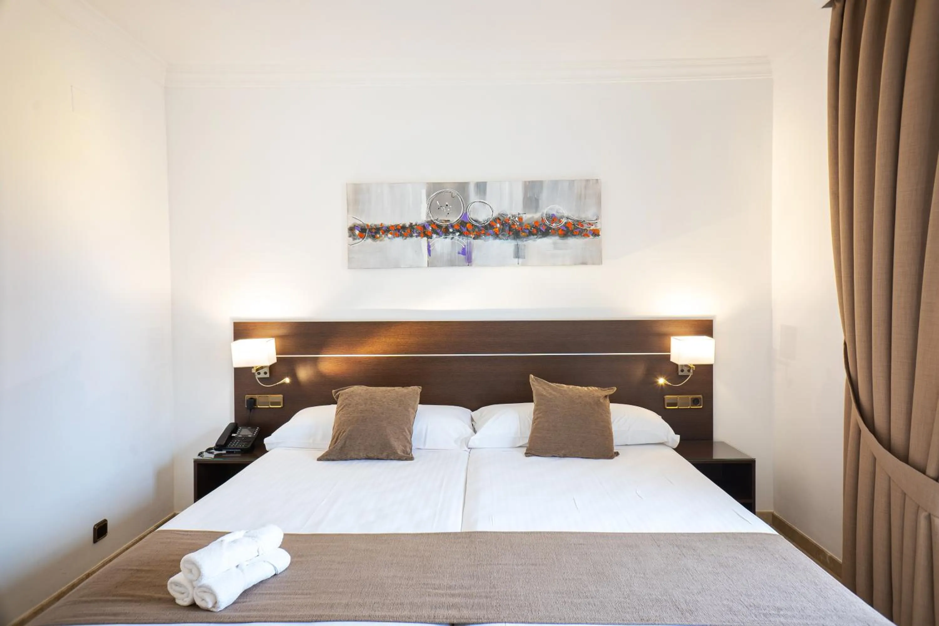 Double or Twin Room with Partial Sea View in Mainake Costa del Sol