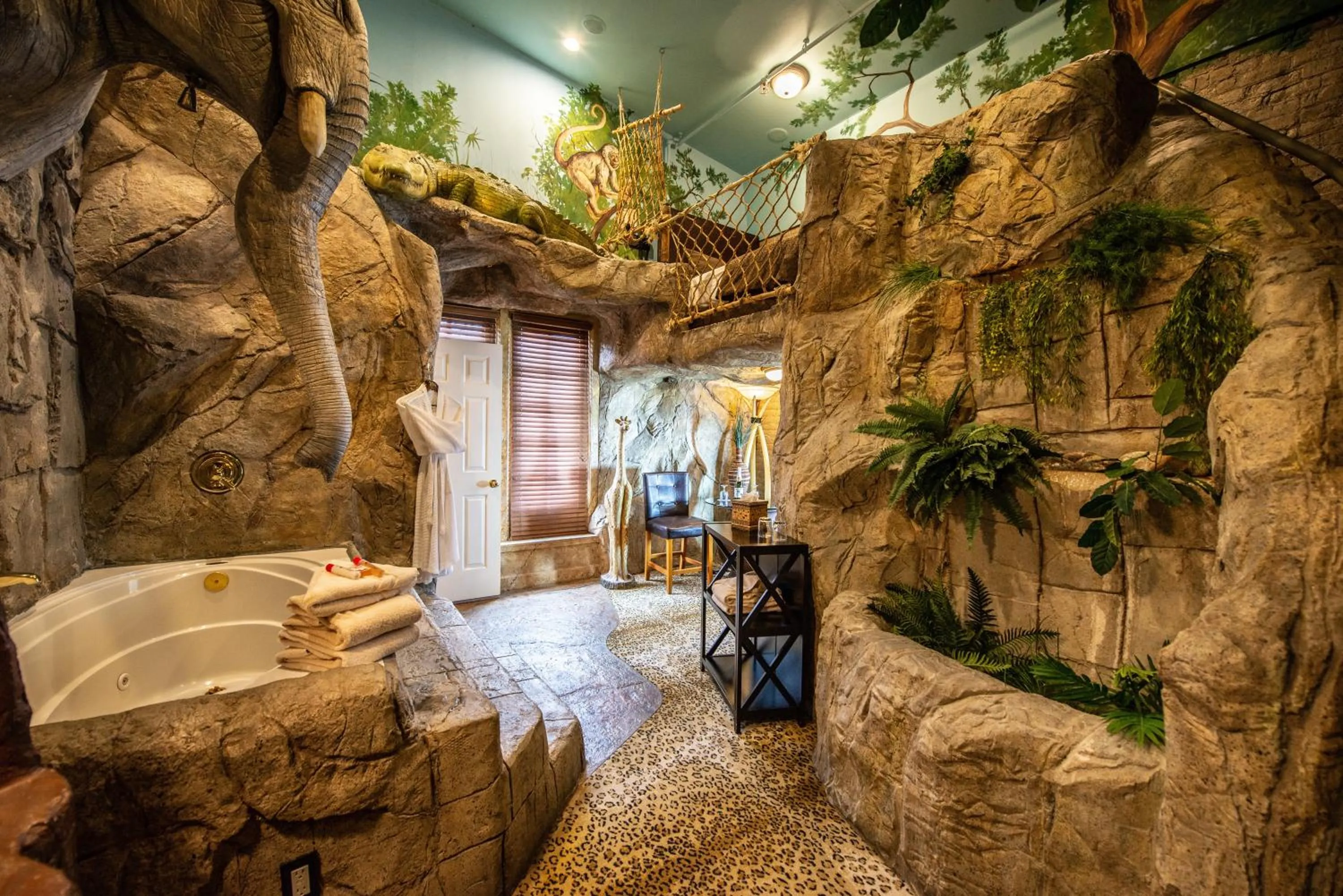 King Room in The Anniversary Inn - Fifth South