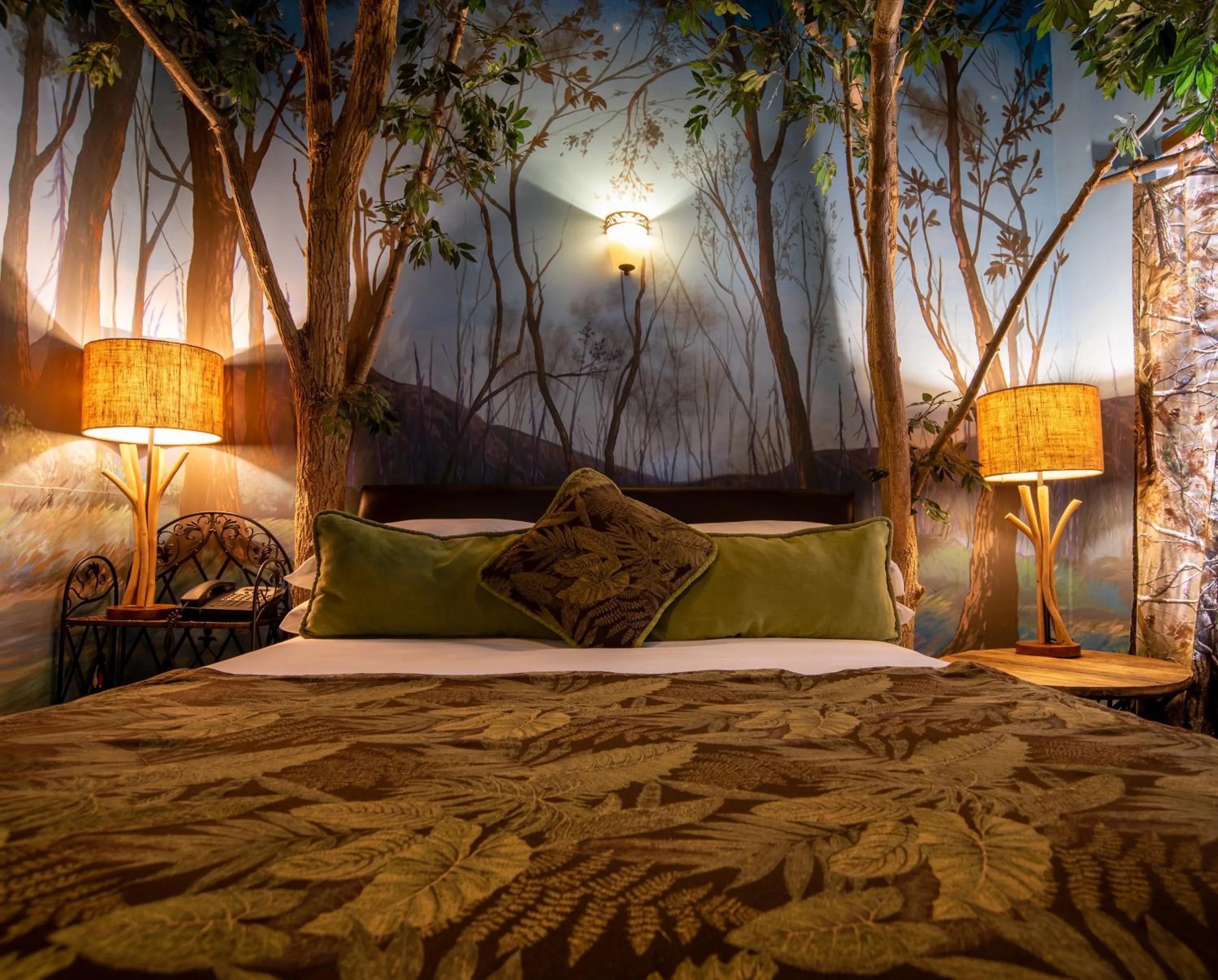 King Room with Lake View in The Anniversary Inn - Fifth South