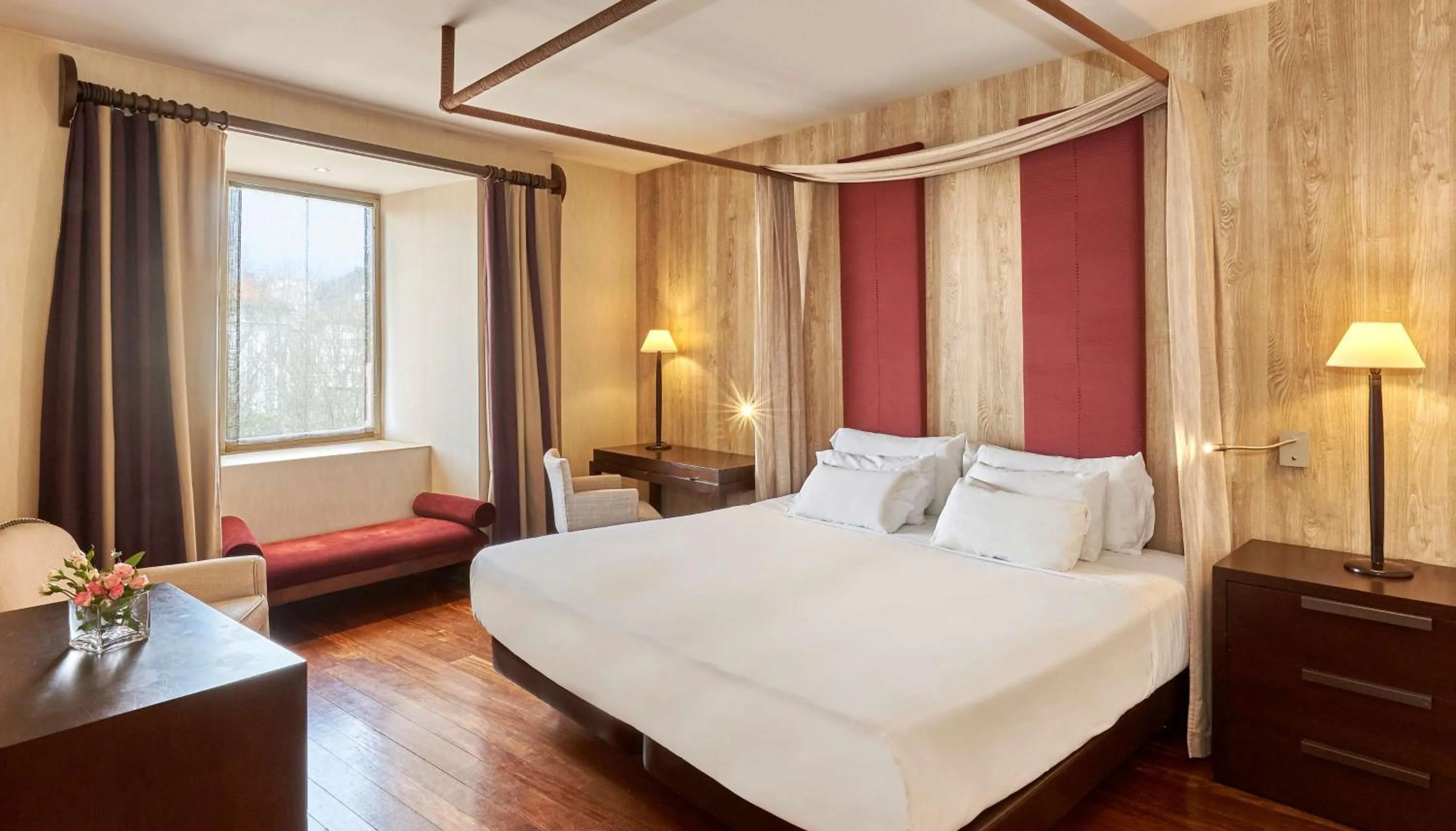 Superior Room with River View in NH Collection Palacio de Burgos