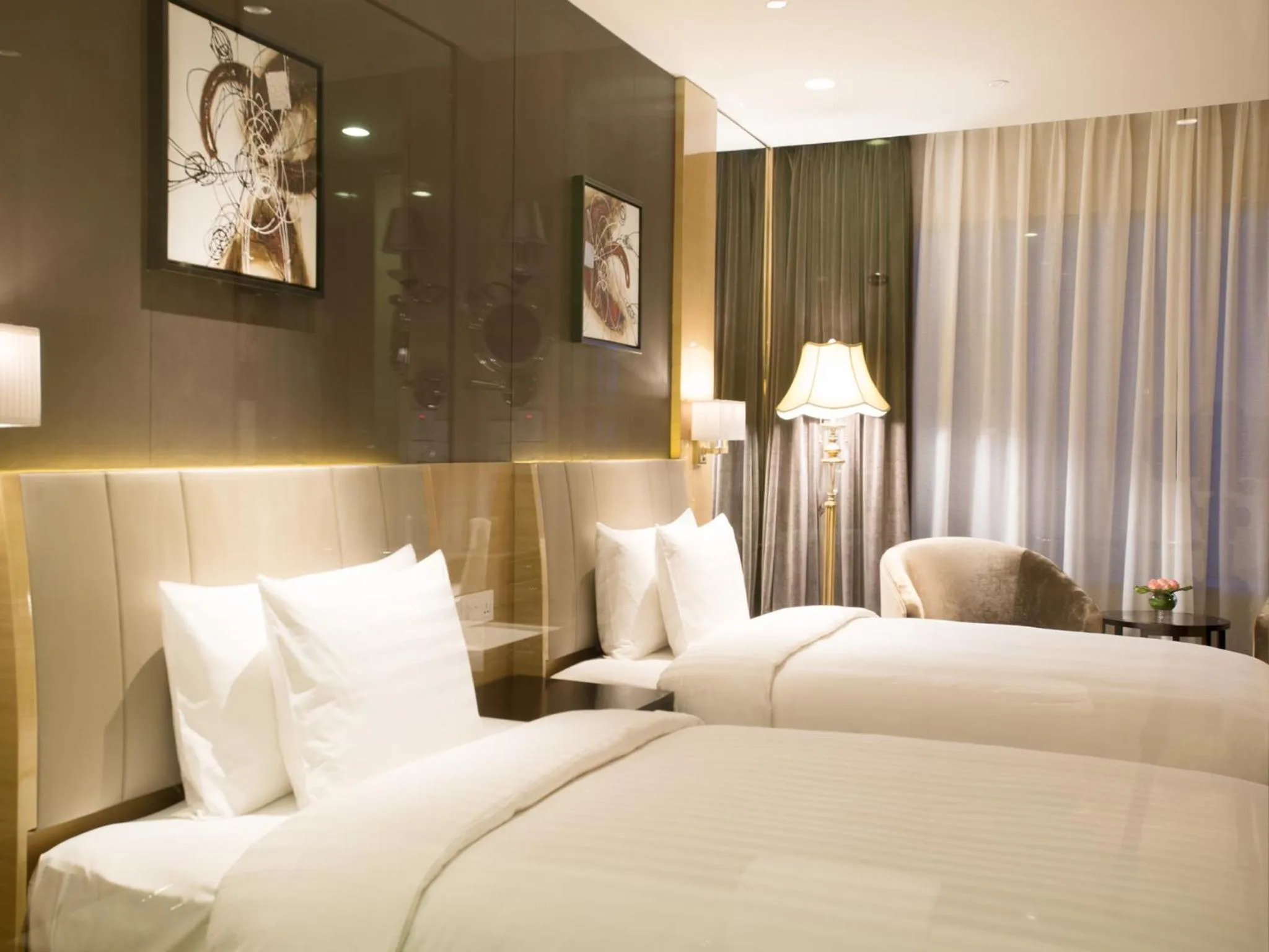 Standard Twin Room - High Floor in Crowne Plaza Shanghai Noah Square by IHG