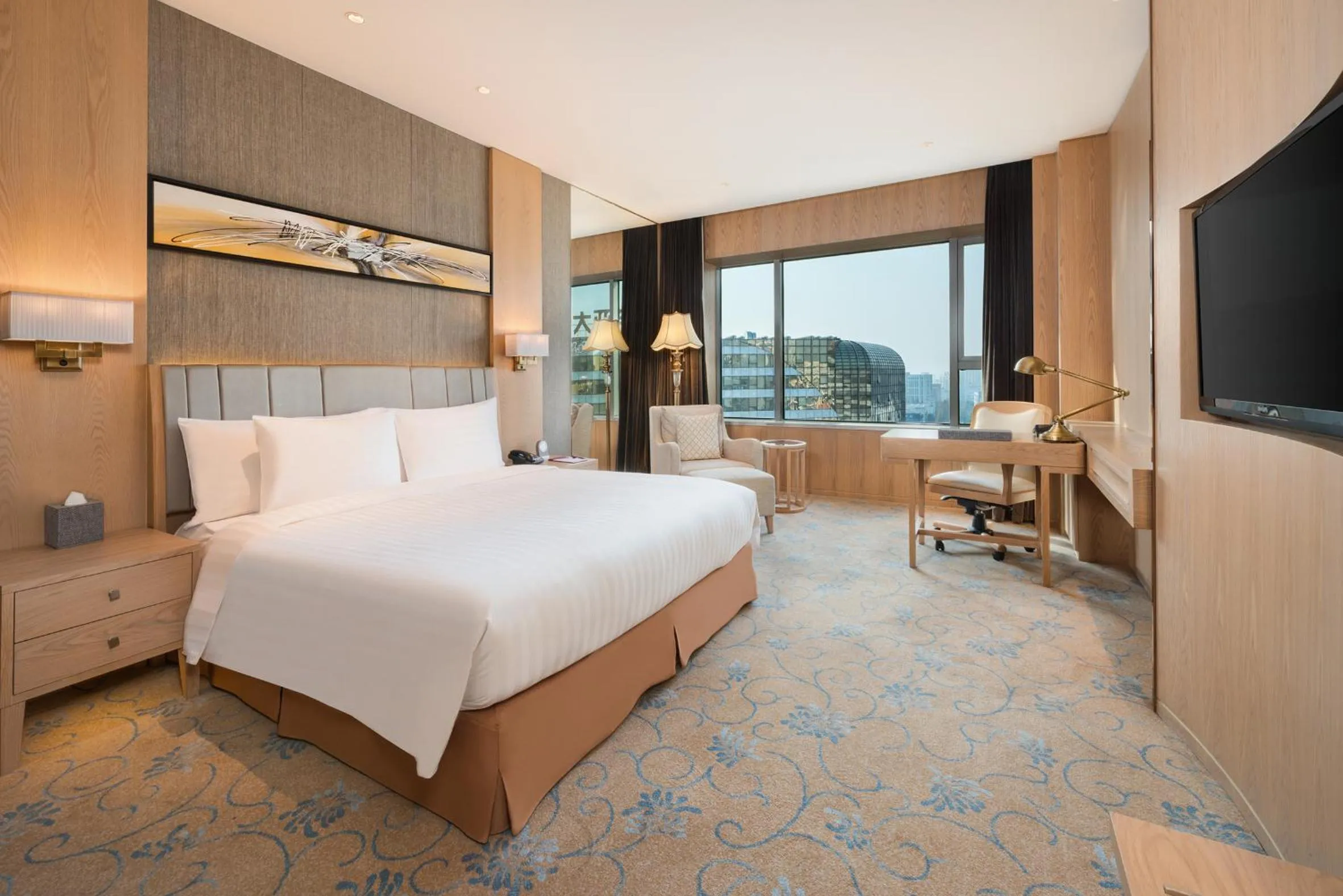 Standard King Room - Club Floor in Crowne Plaza Shanghai Noah Square by IHG