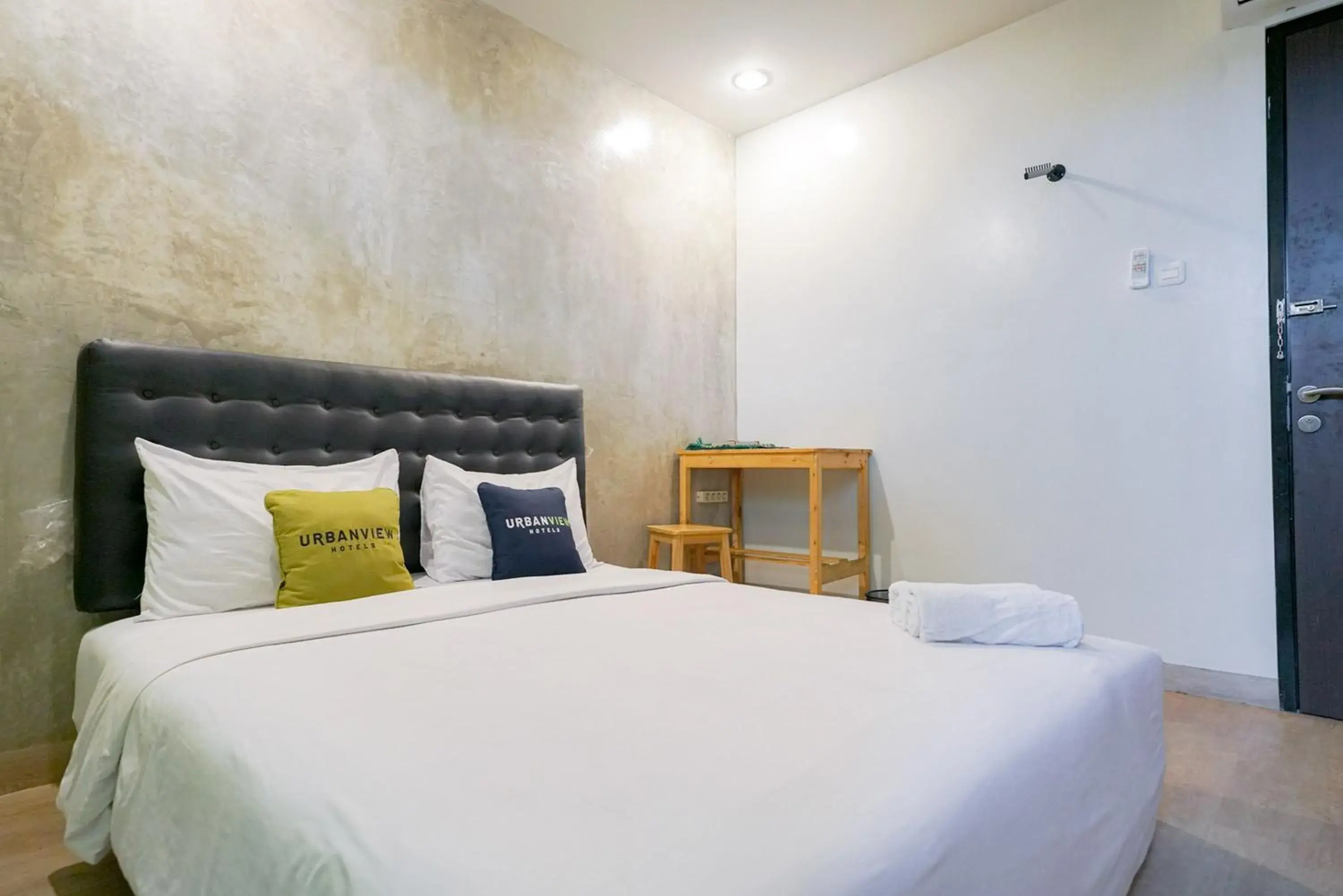 Urbanview Hotel Syariah De Umbrella Ciputat Urbanview Hotel Syariah De Umbrella Ciputat