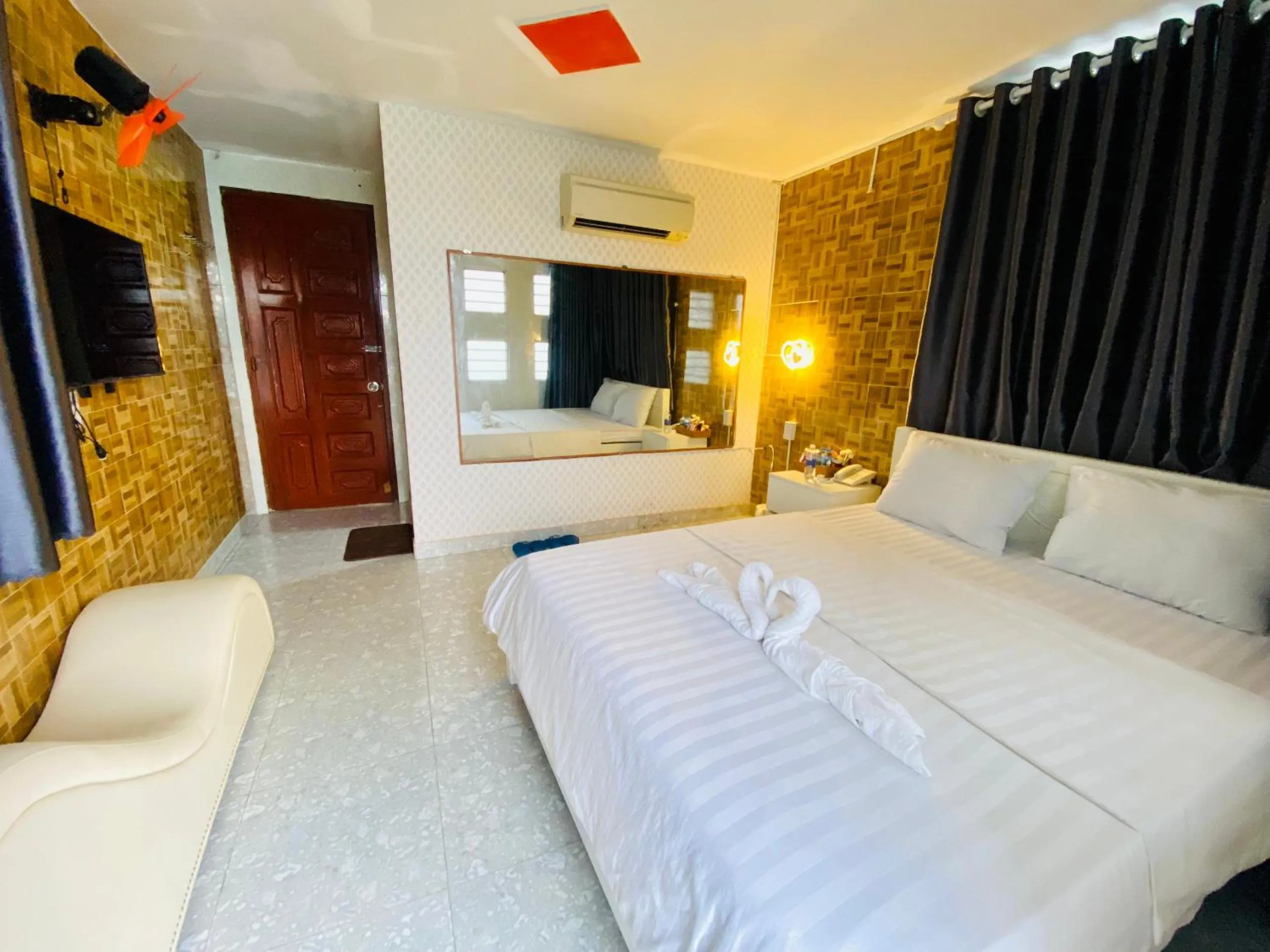 Deluxe Double Room in Jewel Hotel