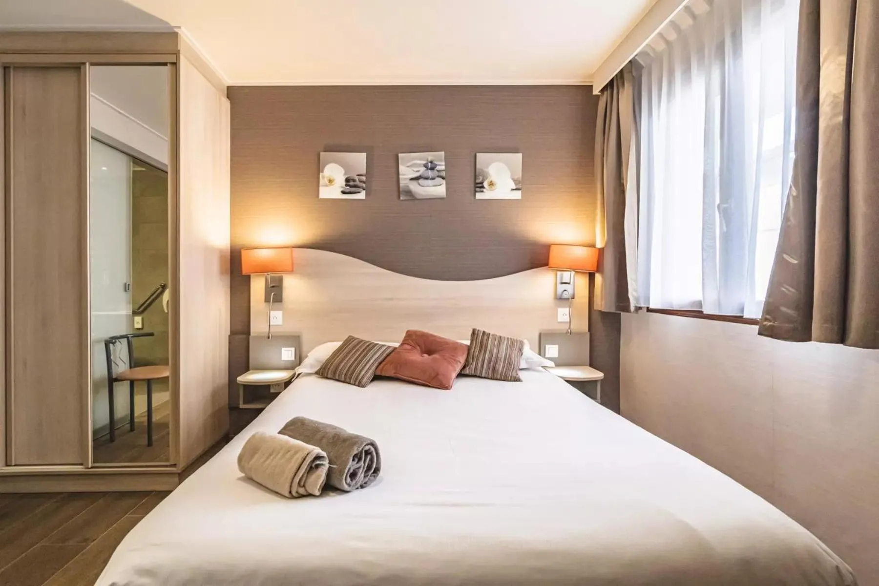 Standard Double Room in Logis Hotel au tambour