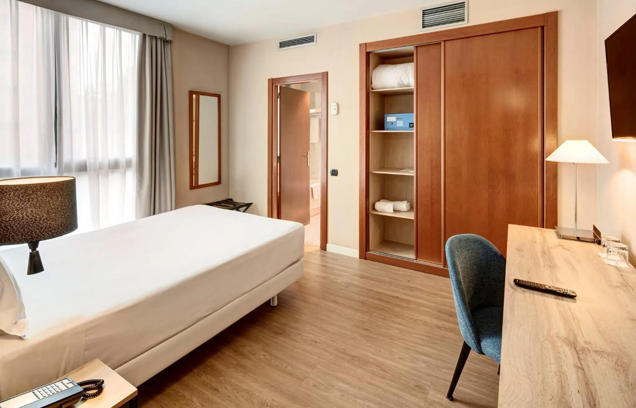 Double Room in Sercotel Cornellà Barcelona