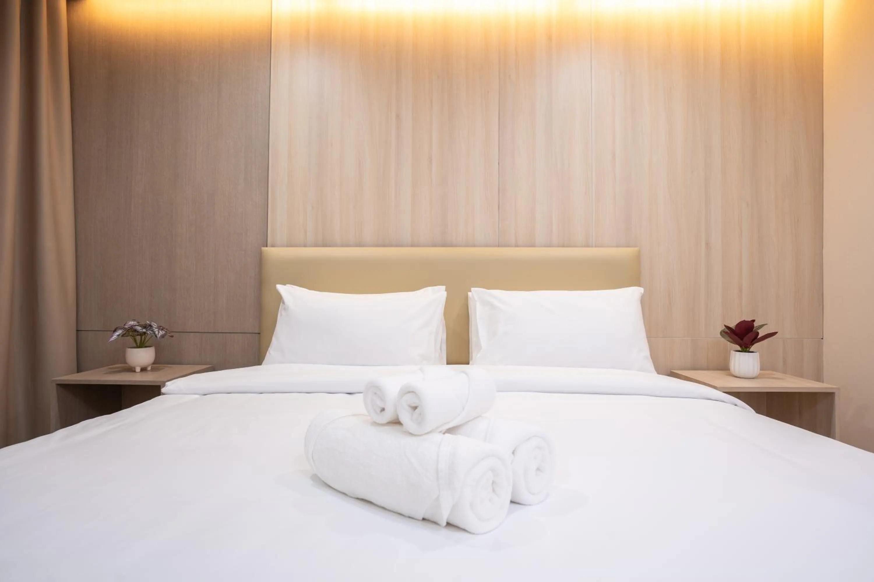 Standard King Room in Oriole Residence - Suvarnabhumi Airport