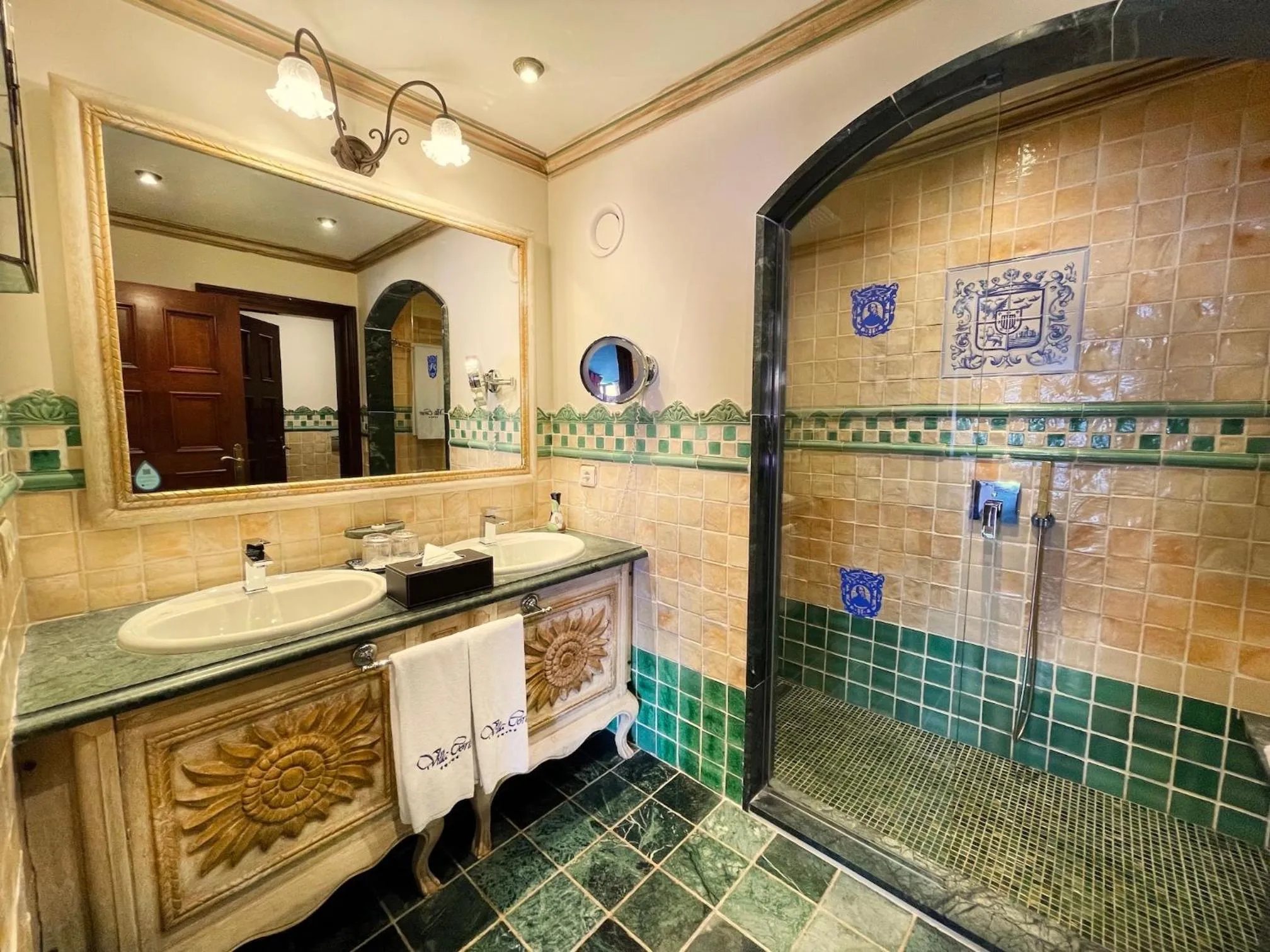 Single Room with Garden View in Europe Villa Cortes GL