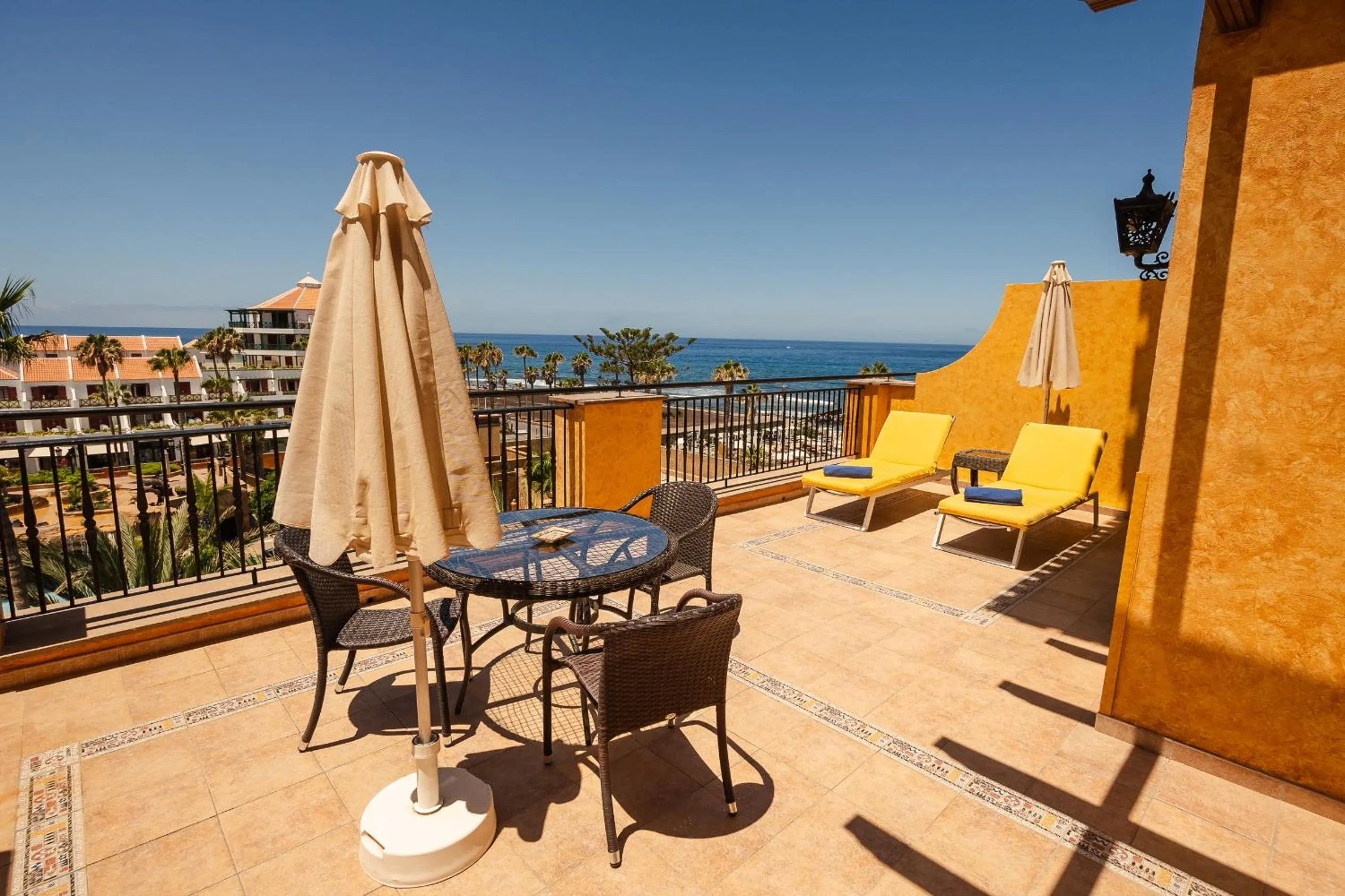 Suite with Sea View (2 Adults + 2 Children) in Europe Villa Cortes GL