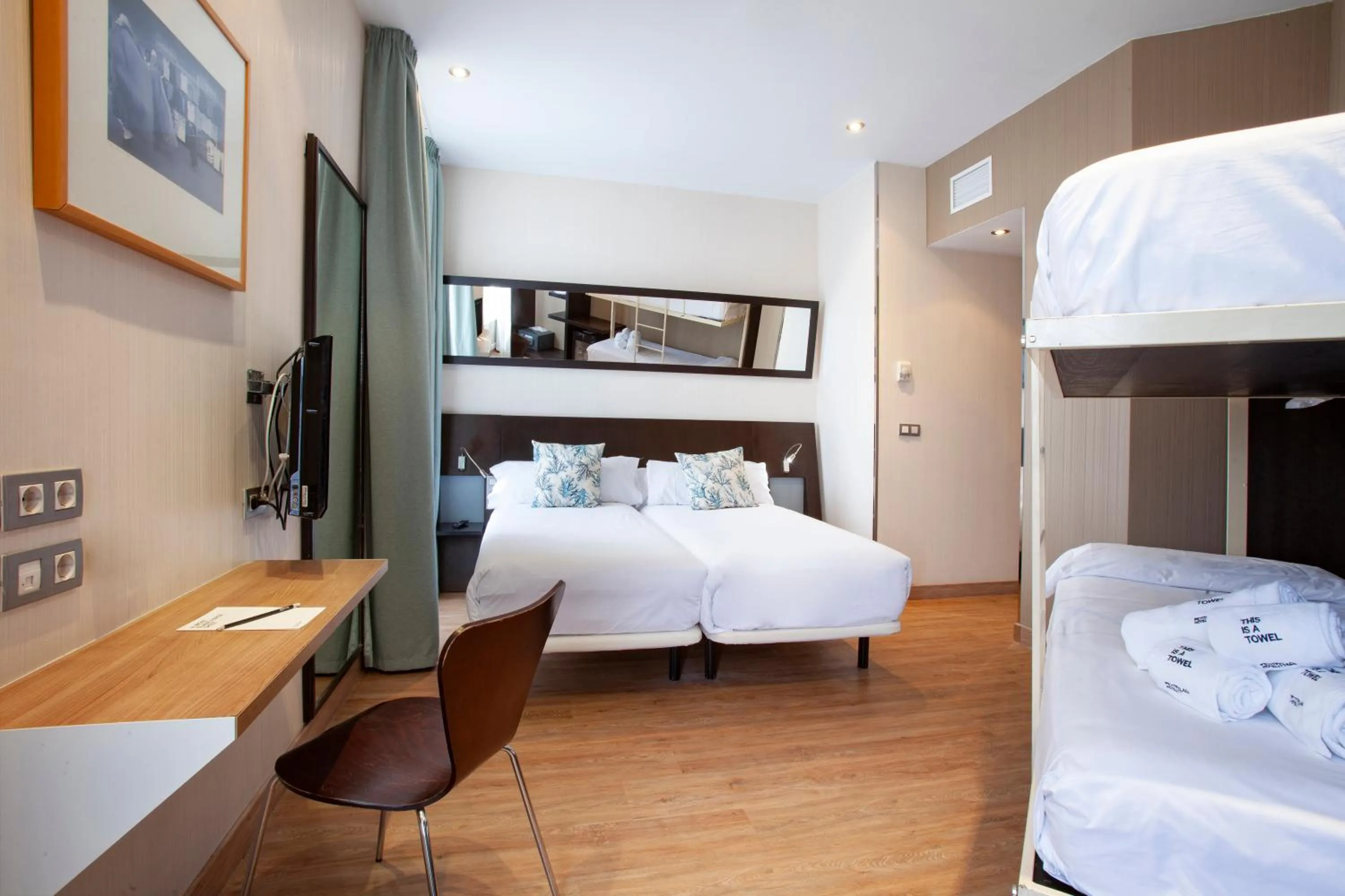 Quadruple Room in Petit Palace Ruzafa