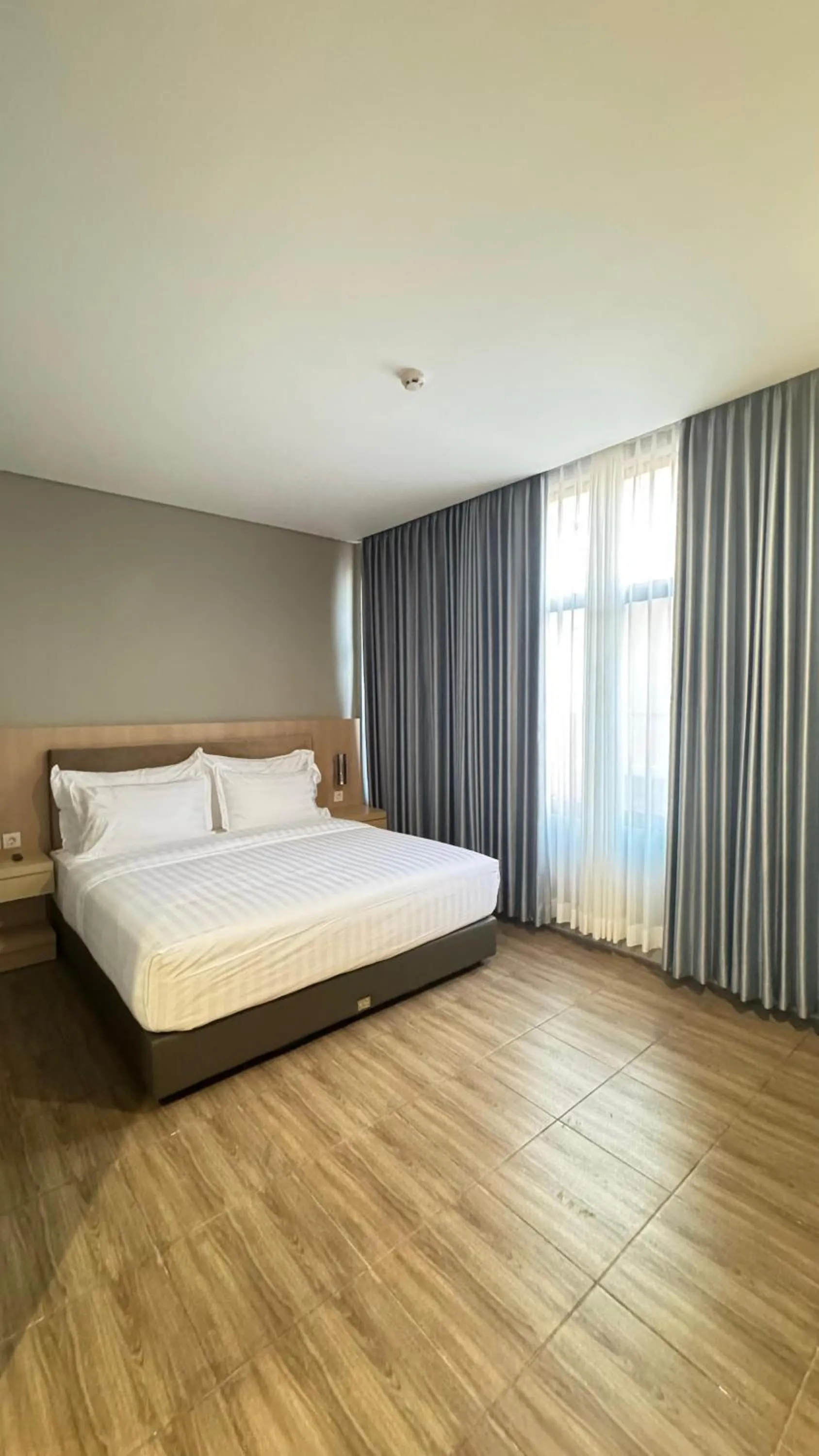 Deluxe Room in d'primahotel ITC Mangga Dua