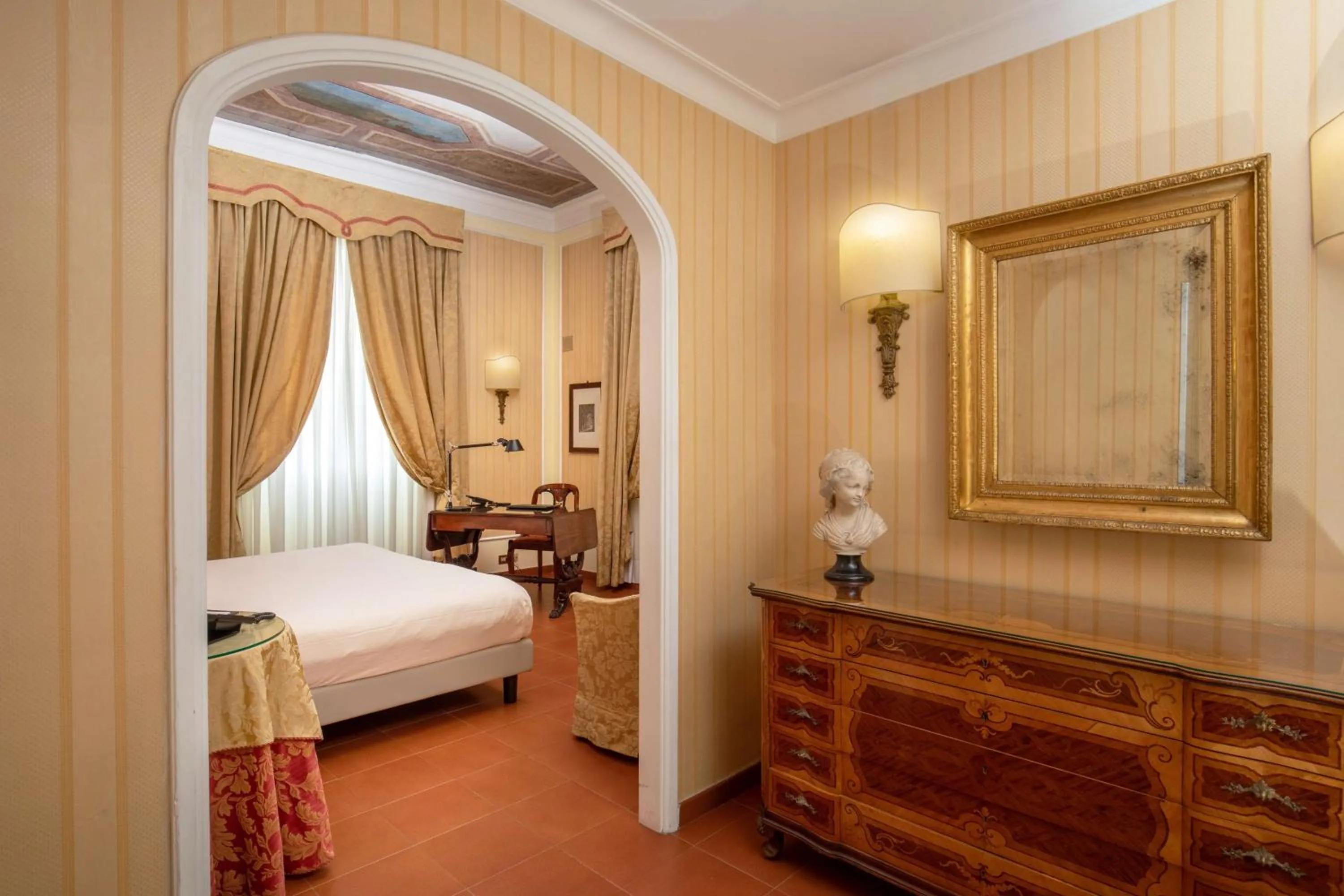 Deluxe Room in Hotel Canada, BW Premier Collection