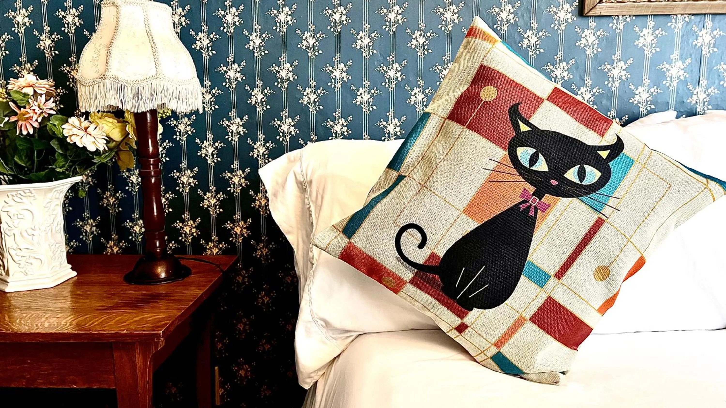 Queen Room in Hotel La More at The Bisbee Inn