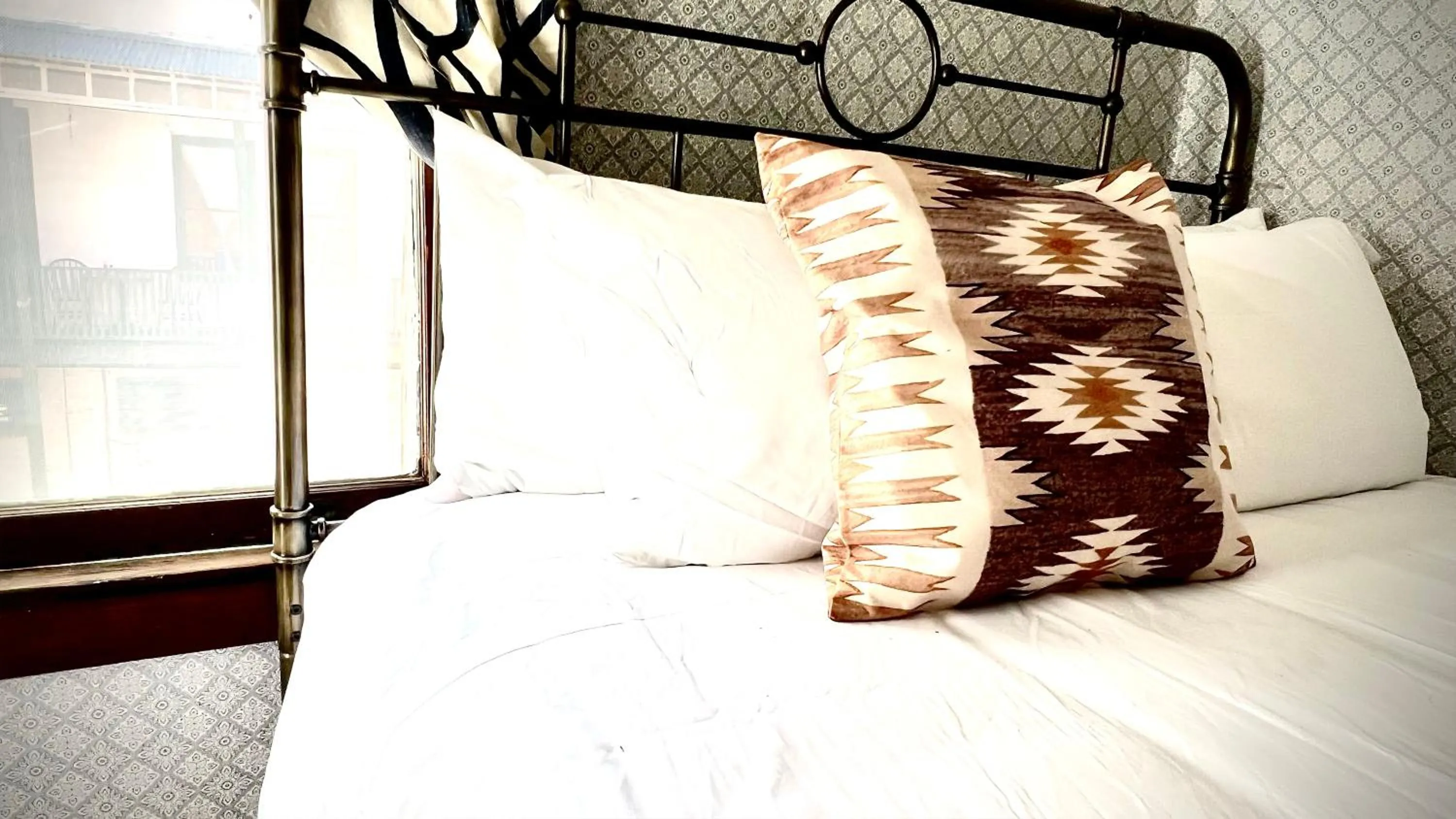 Queen Room with Shared Bathroom in Hotel La More at The Bisbee Inn