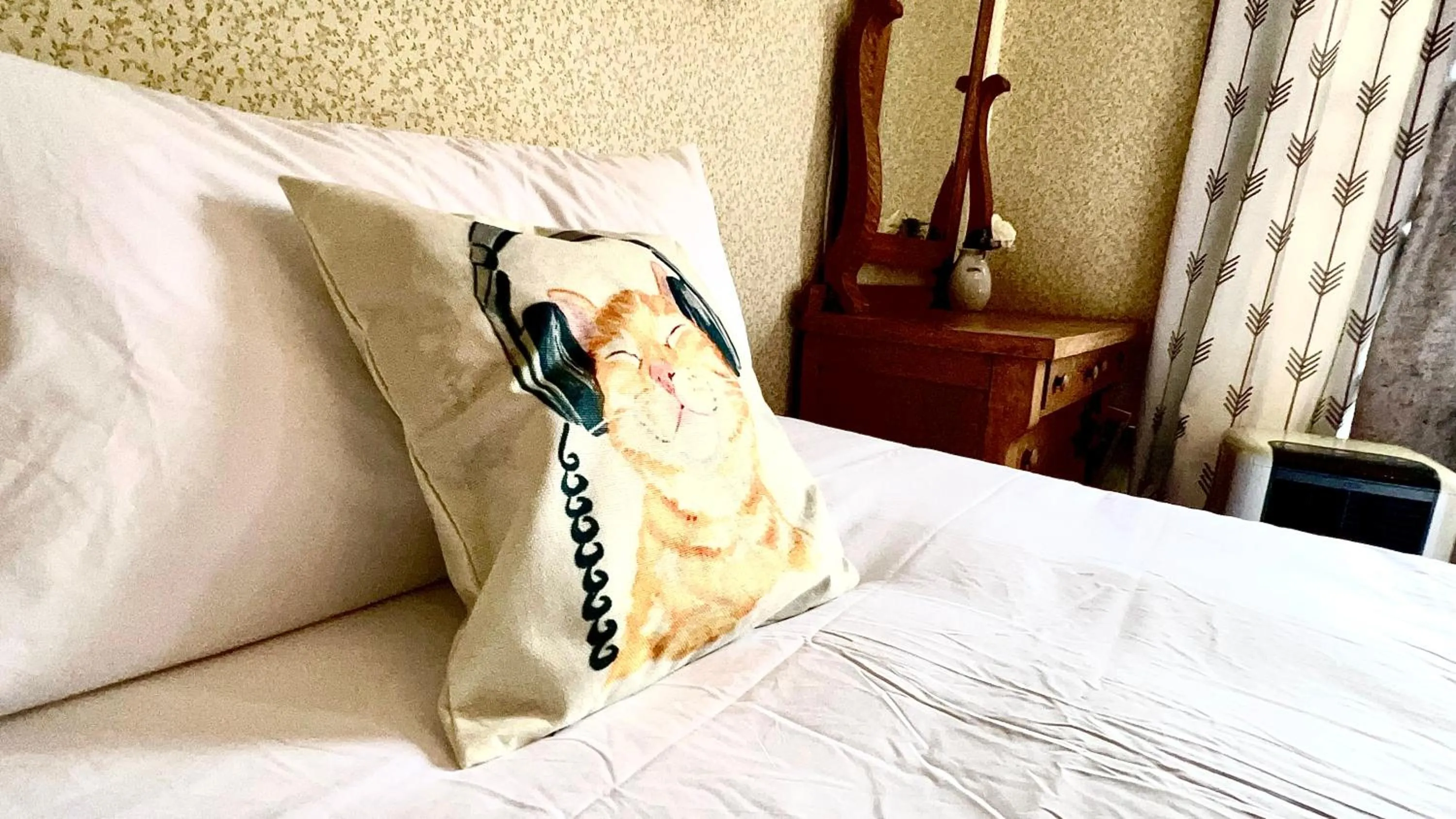 Deluxe Queen Room in Hotel La More at The Bisbee Inn