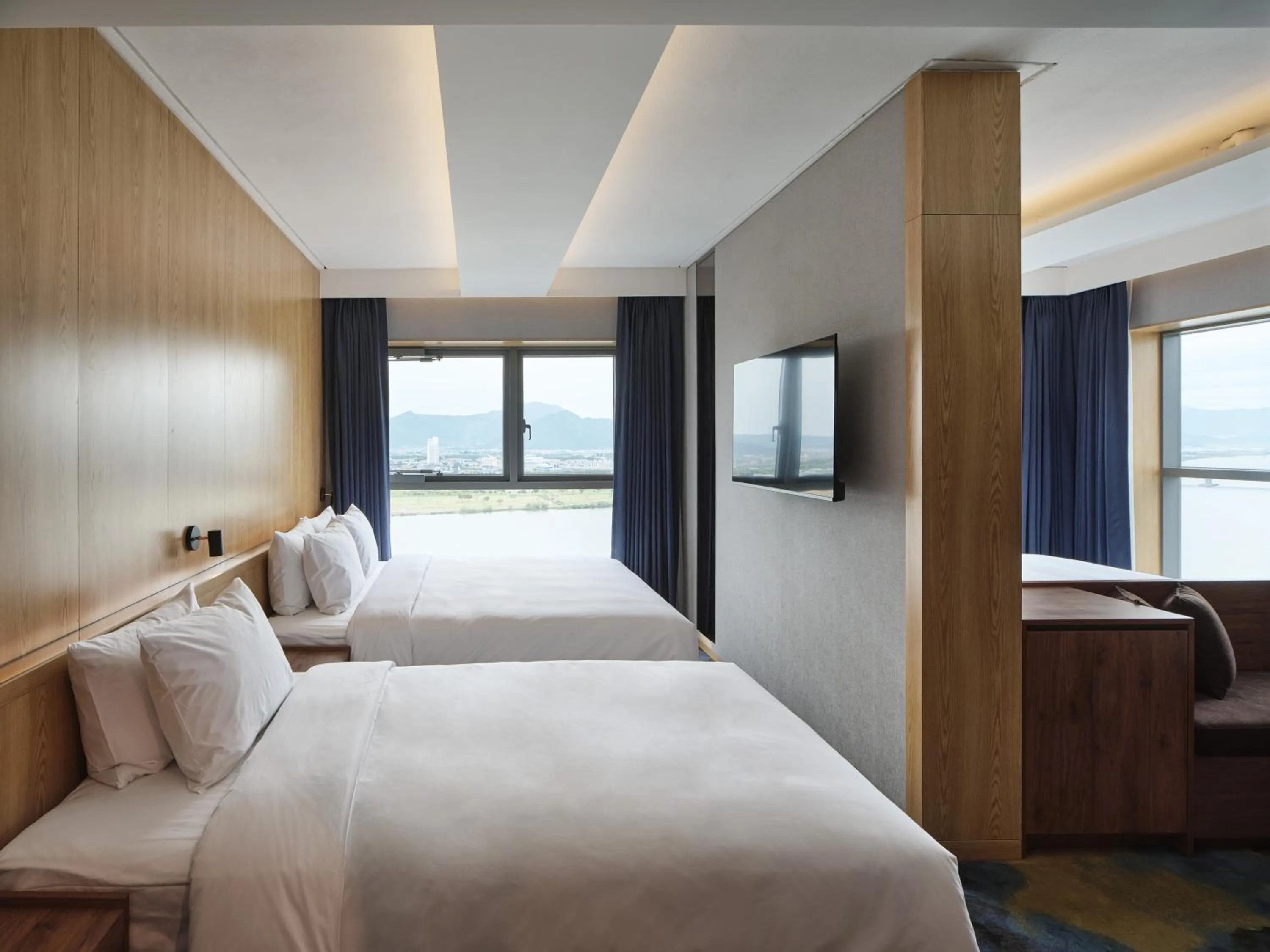 Corner Suite River View in Hotel tt Gupo