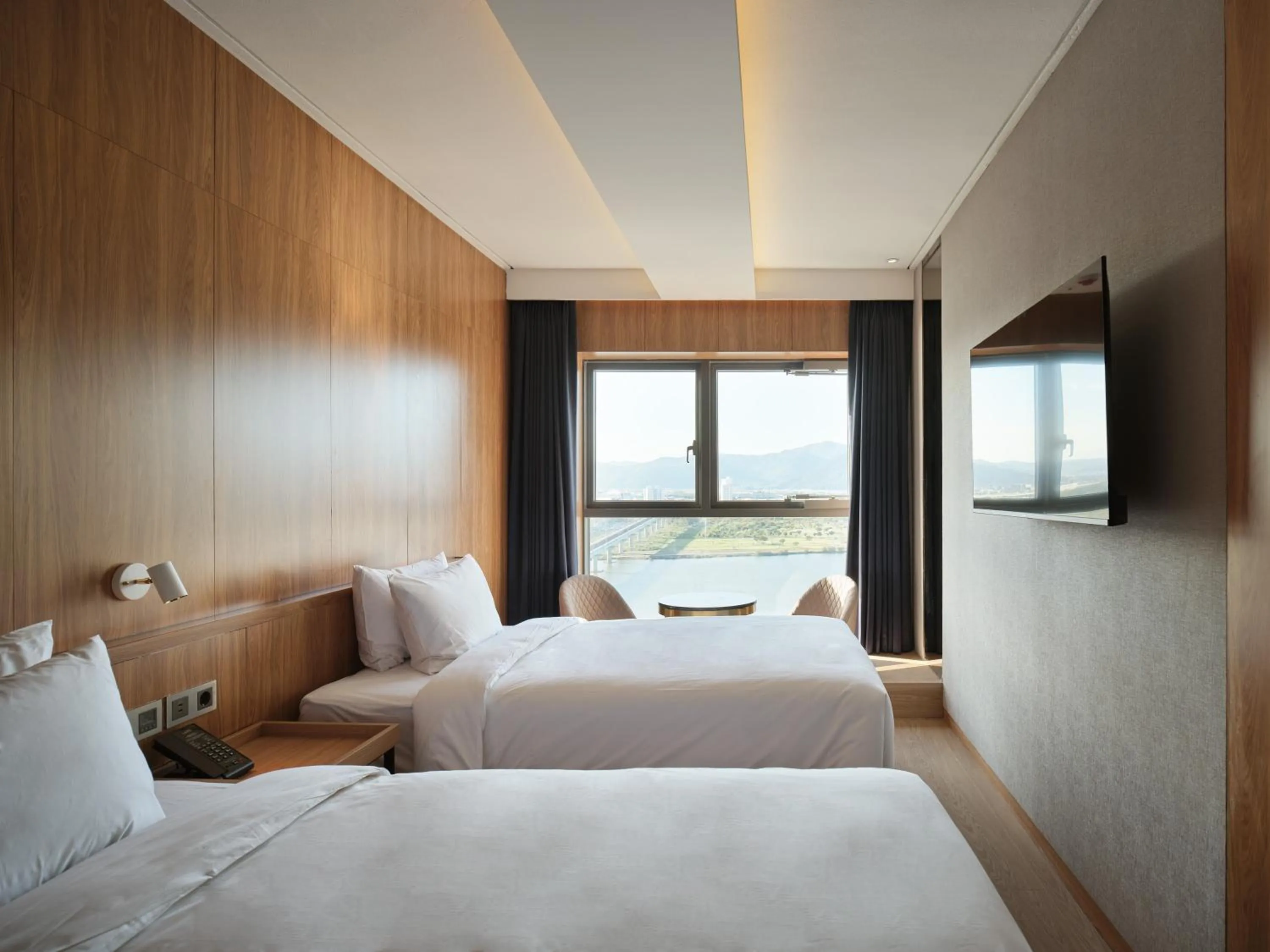 Deluxe Twin River View in Hotel tt Gupo