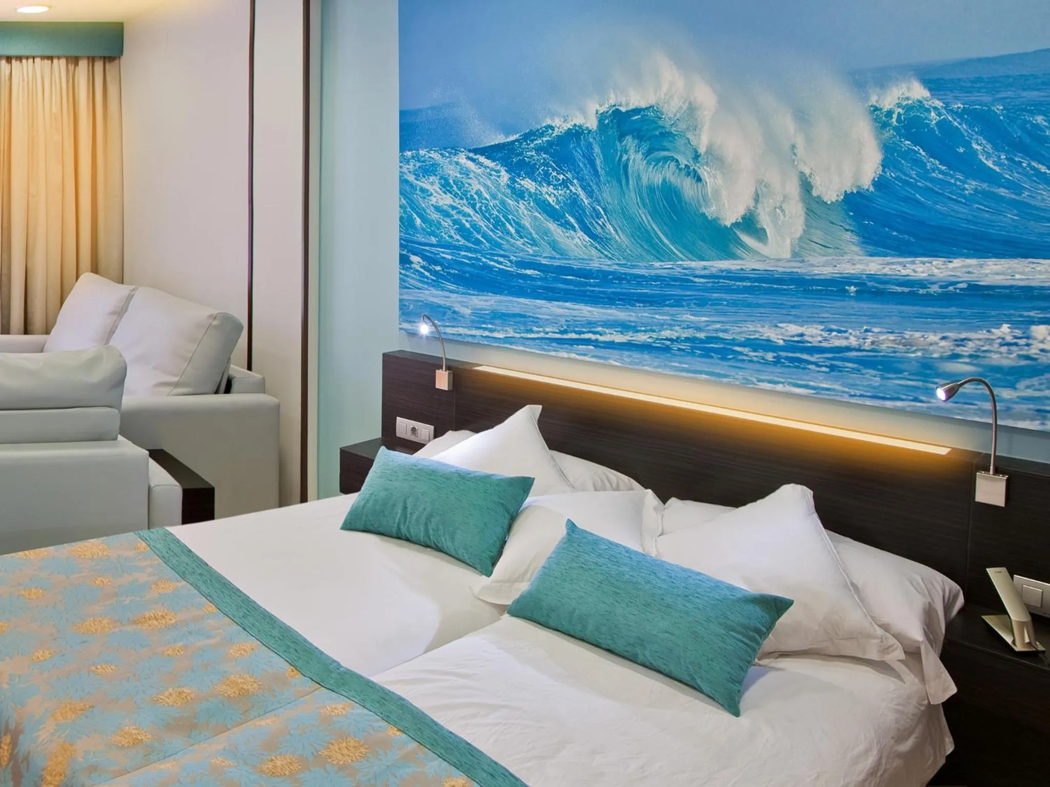 Standard Double Room (3 Adults) in Hotel Villa del Mar