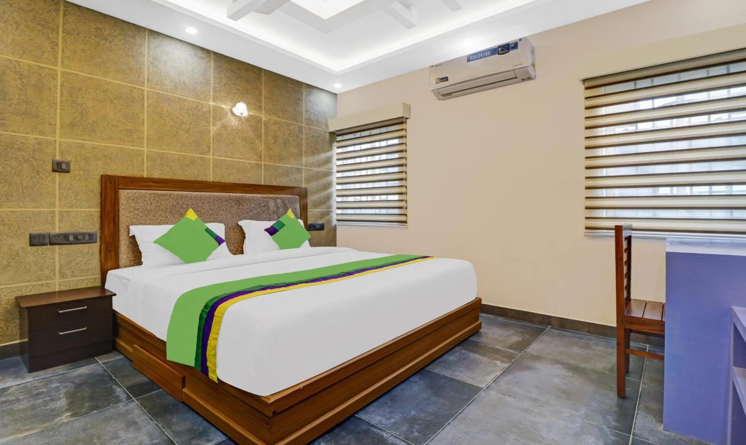 Standard Double Room - single occupancy in Treebo Pushpak 500 mtrs from Chottanikkara temple