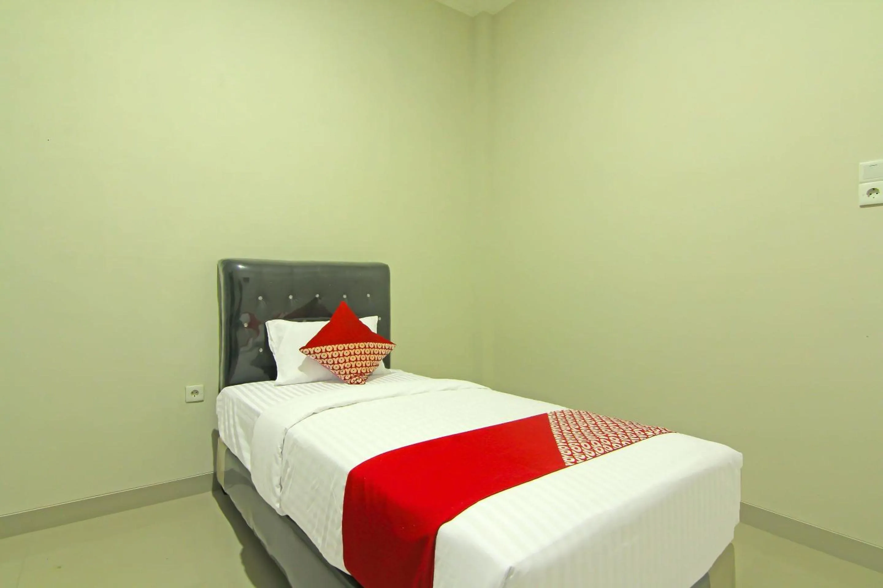 Deluxe Single Room - single occupancy in Danceneter Padang formerly Utama Residence