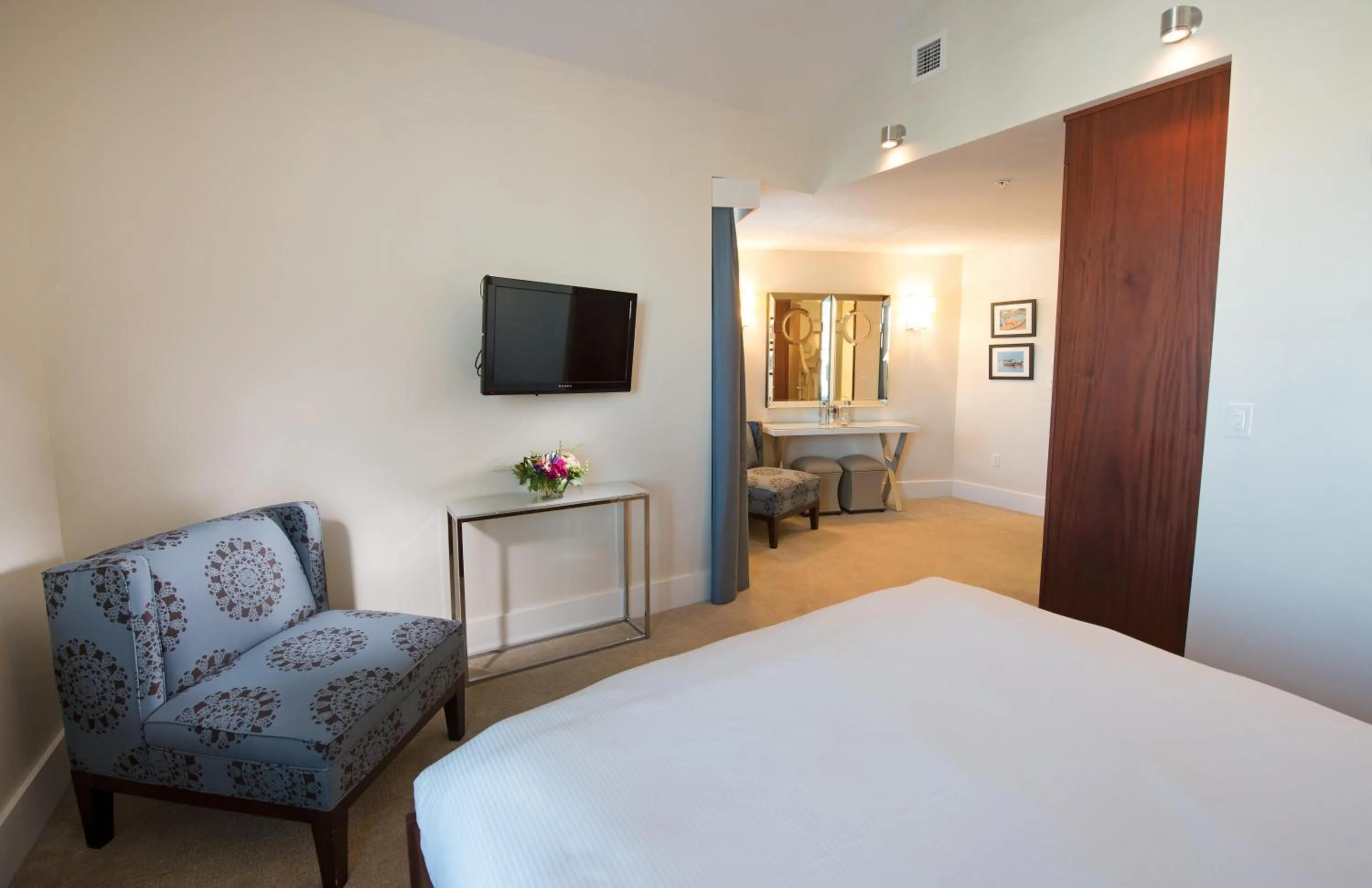 Portside Queen Disability Acessible in The Boathouse