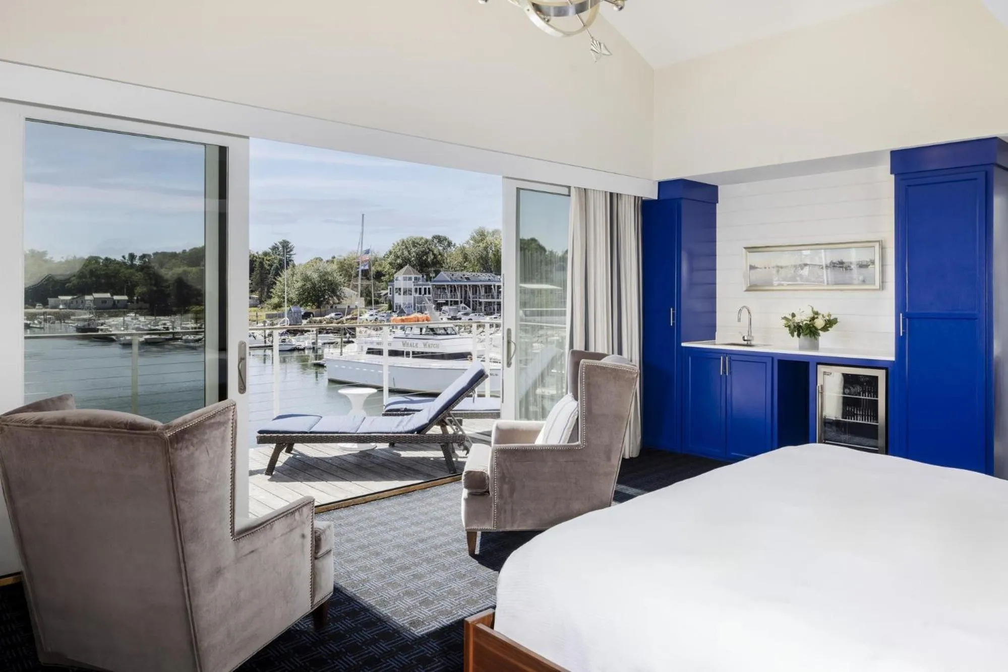 Admiral's King Suite With Deck in The Boathouse