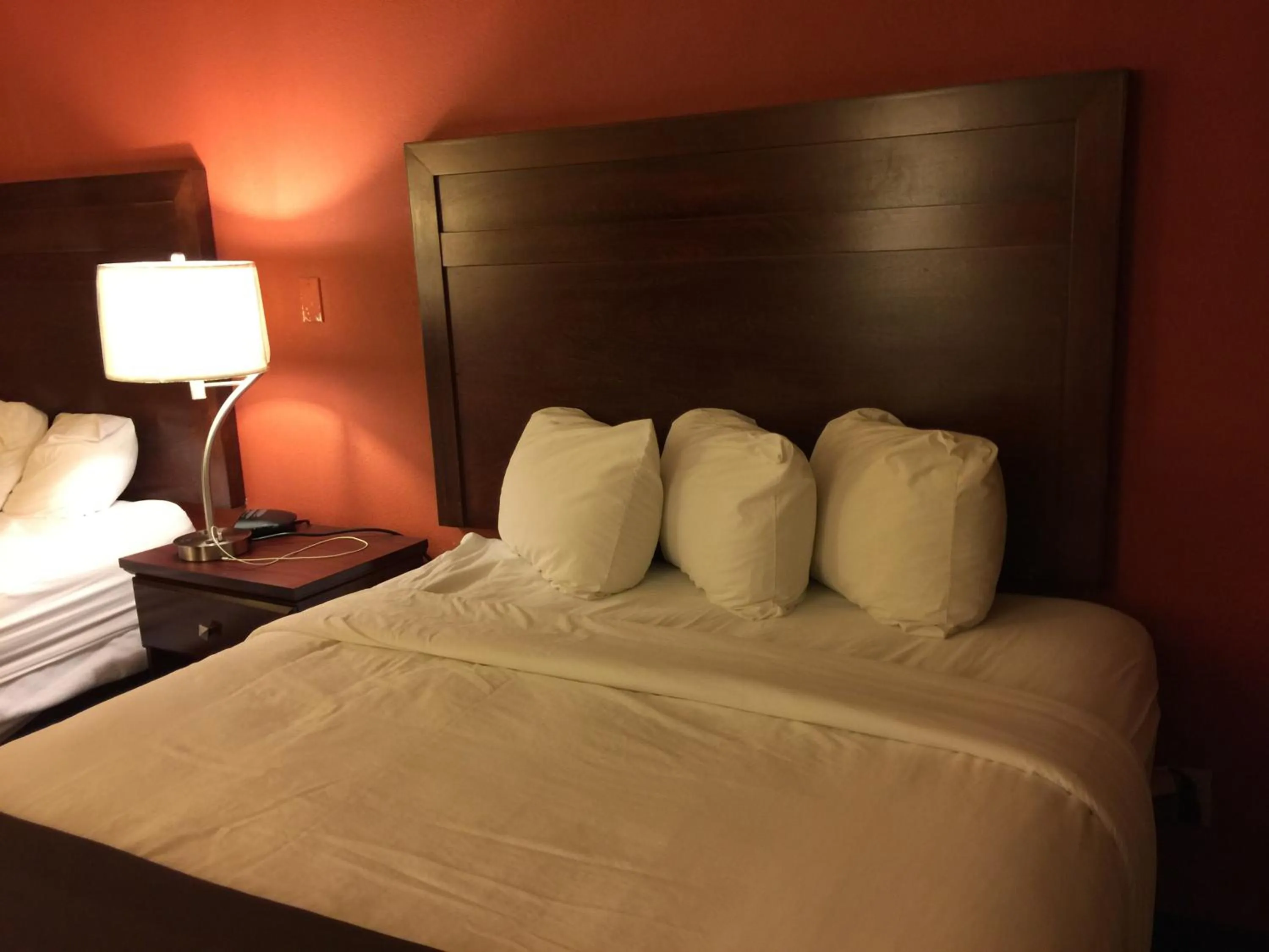 King Room - Non-Smoking in Knights Inn - Chanute