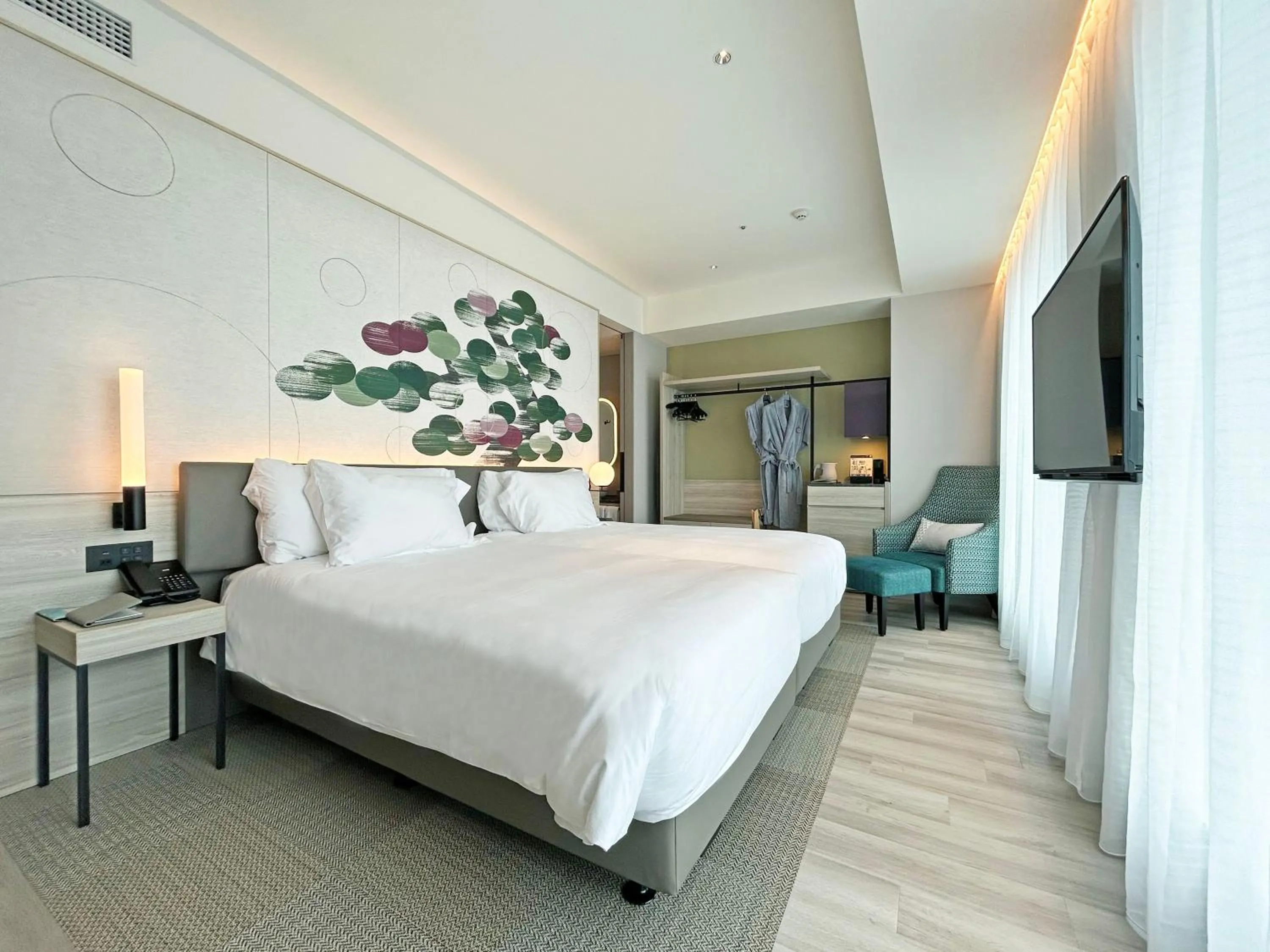 Deluxe Twin Room - Premium Floor in Centara Grand Hotel Osaka