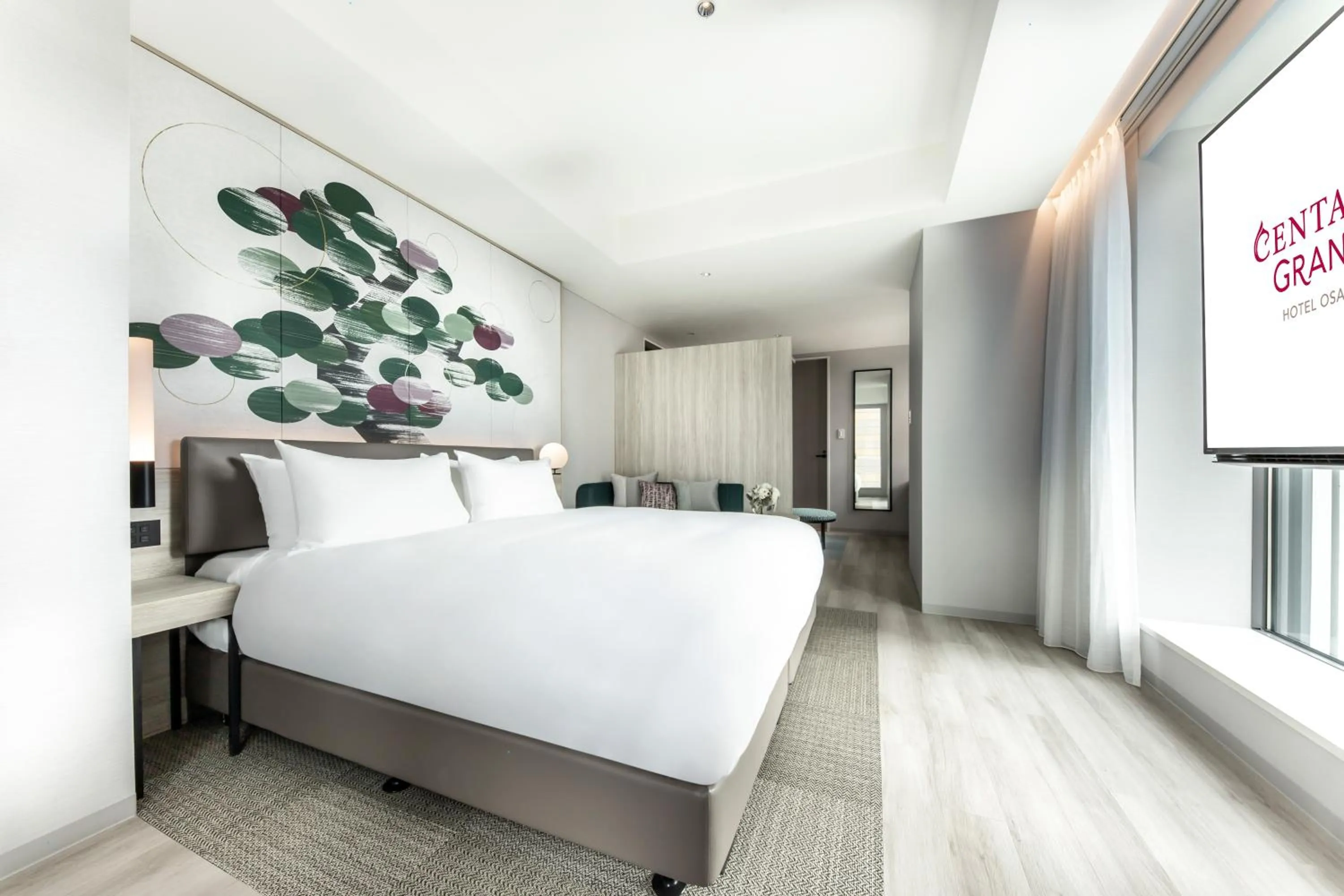 Corner King Room - Club Floor in Centara Grand Hotel Osaka