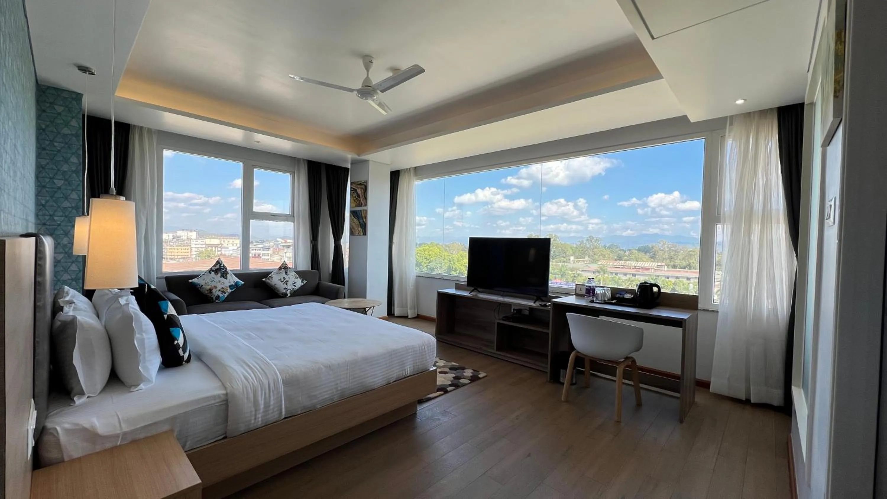 Deluxe King Room - single occupancy in Aurora Boutique Hotel Imphal